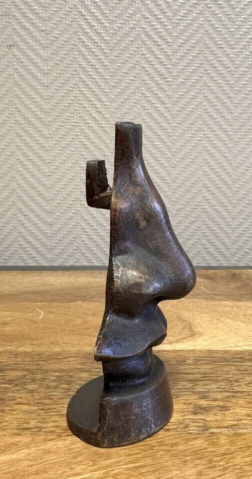 After Salvador Dali: bronze statue "the nose"
