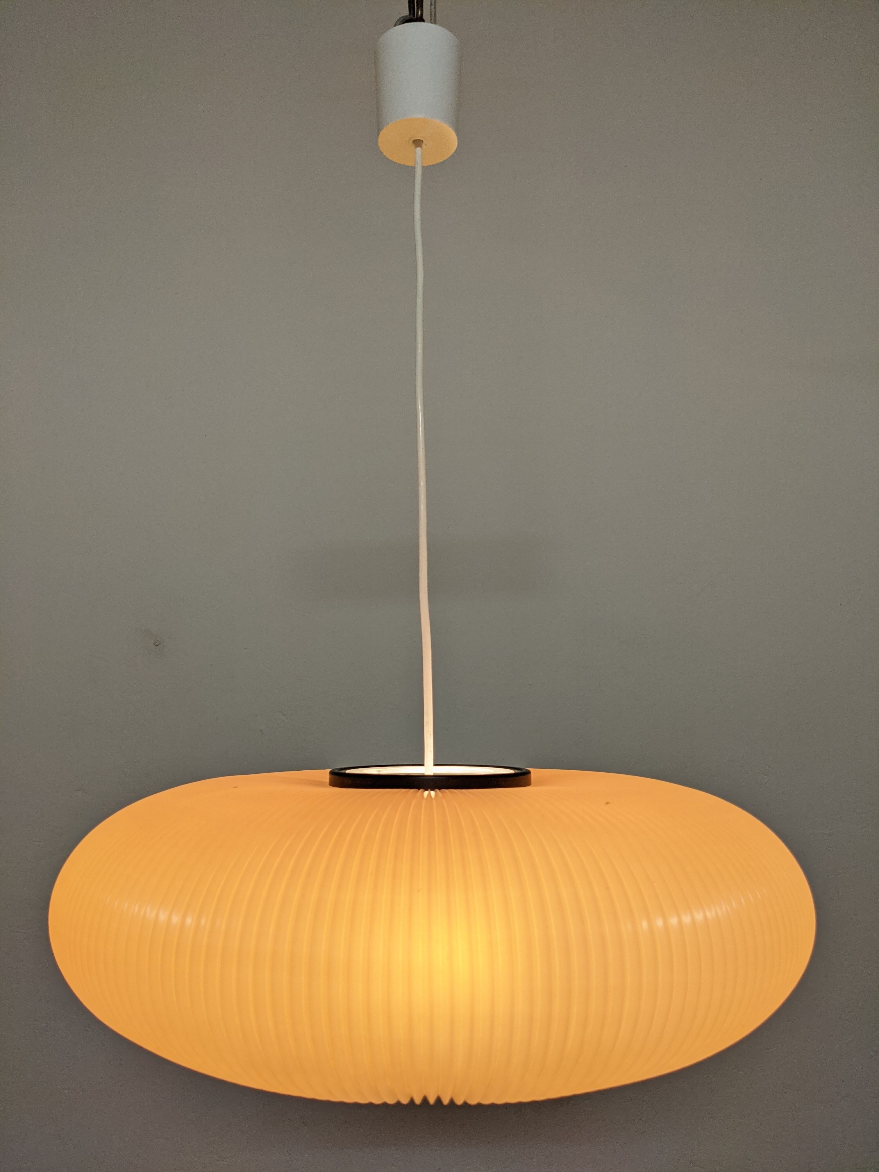 Space age suspension from the 70s