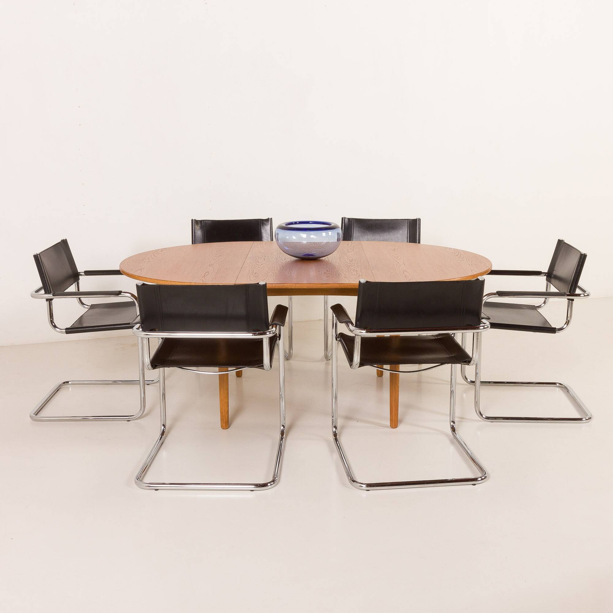 Danish Oak round dining table with one extension, 1970s