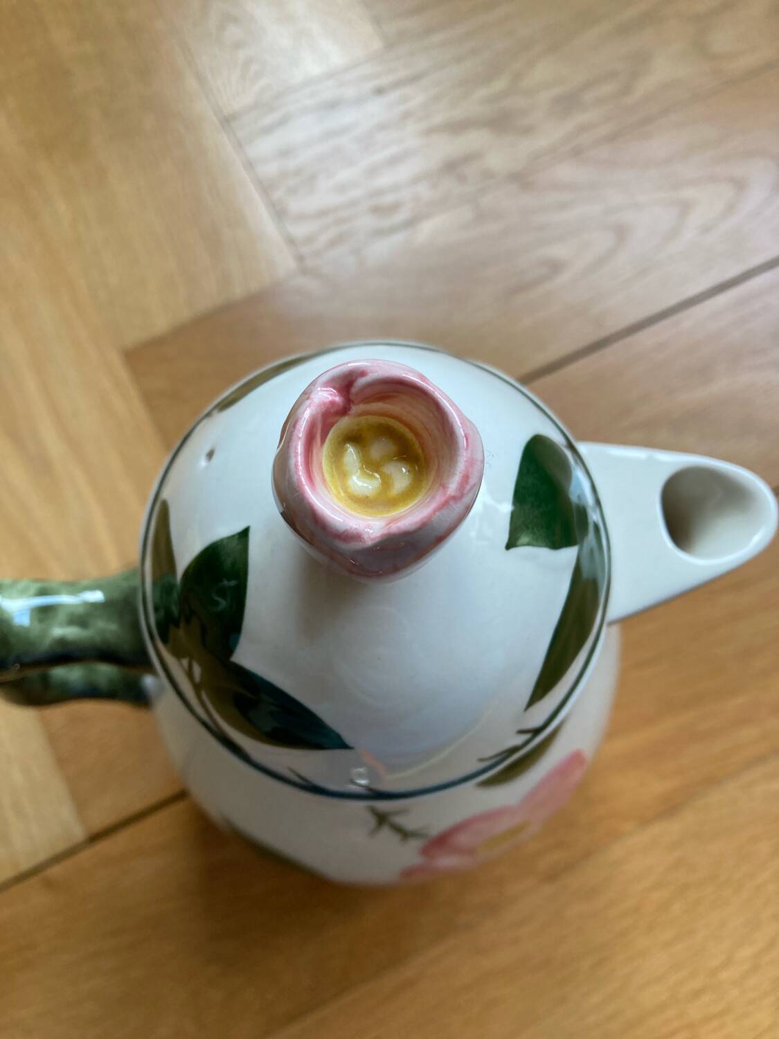 Villeroy & Boch wild rose teapot
