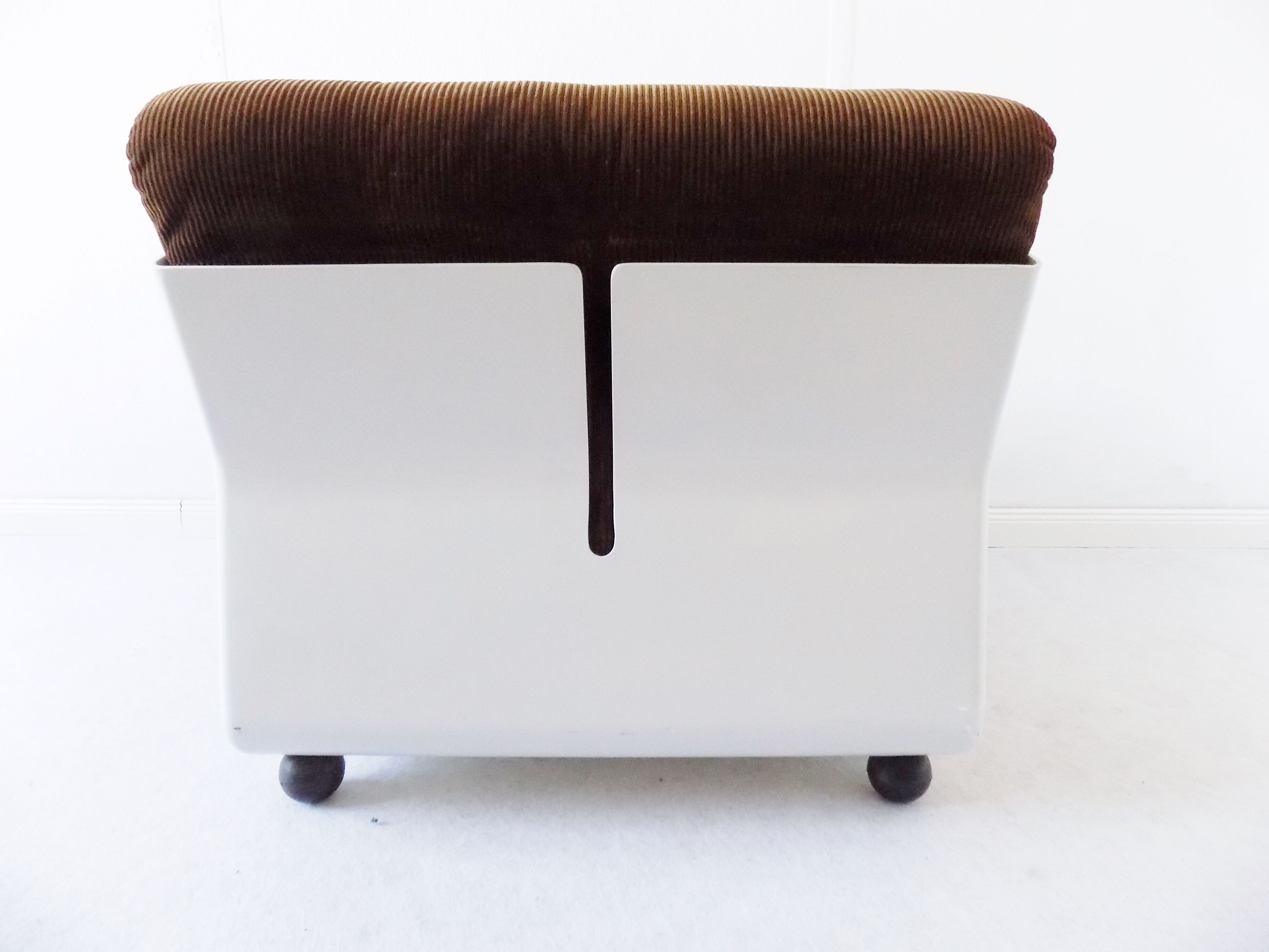 Pair of Amanta chairs by Mario Bellini for C&B Italia