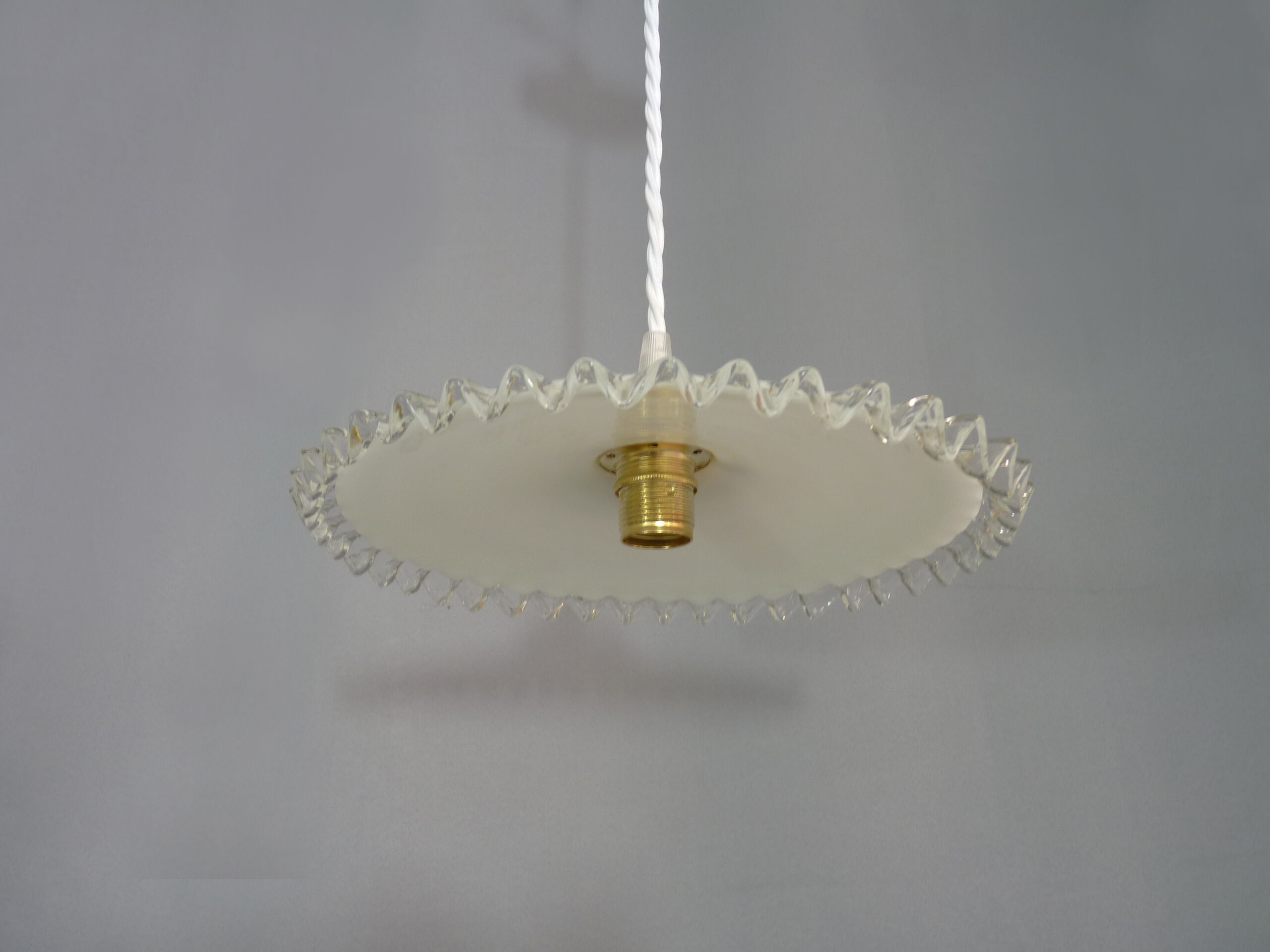 Flat white opaline hanging with transparent toothed collar