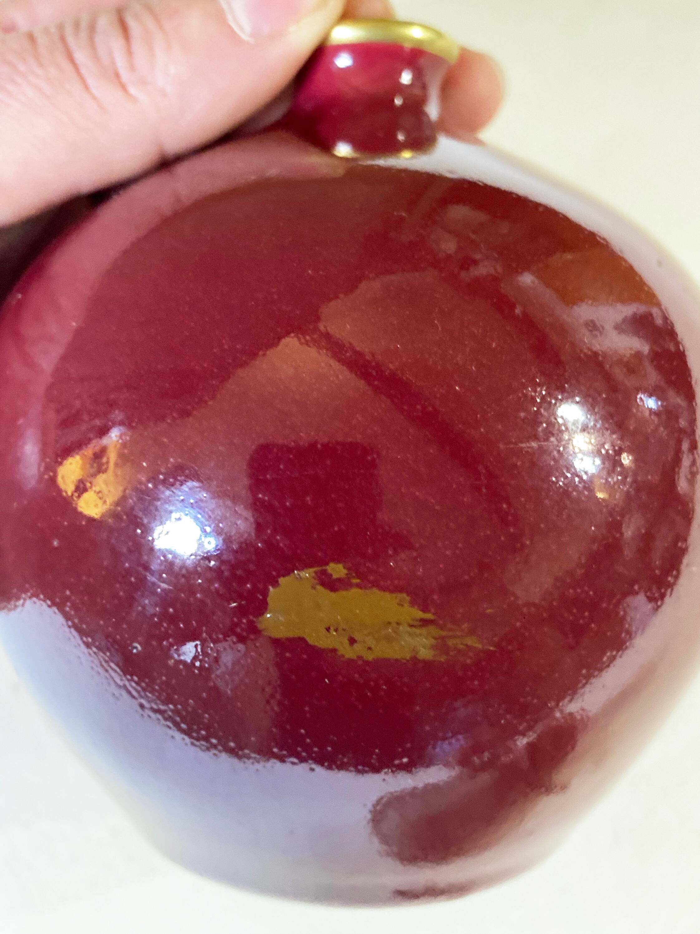 Raspberry-colored ceramic soliflore vase and bowl, enhanced with gilding, Arabia, Finland