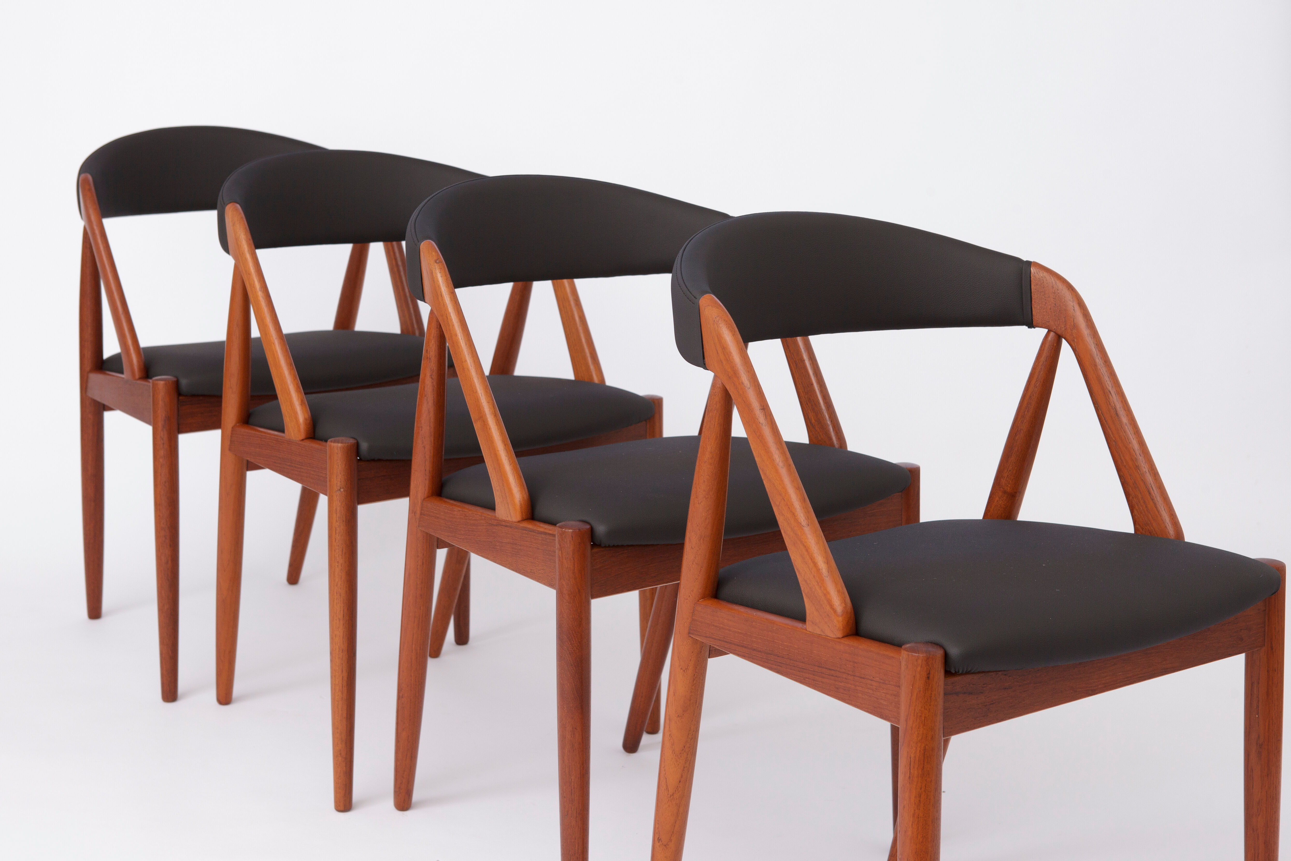 Set of 4 Kai Kristiansen model 31 chairs danish 1960s