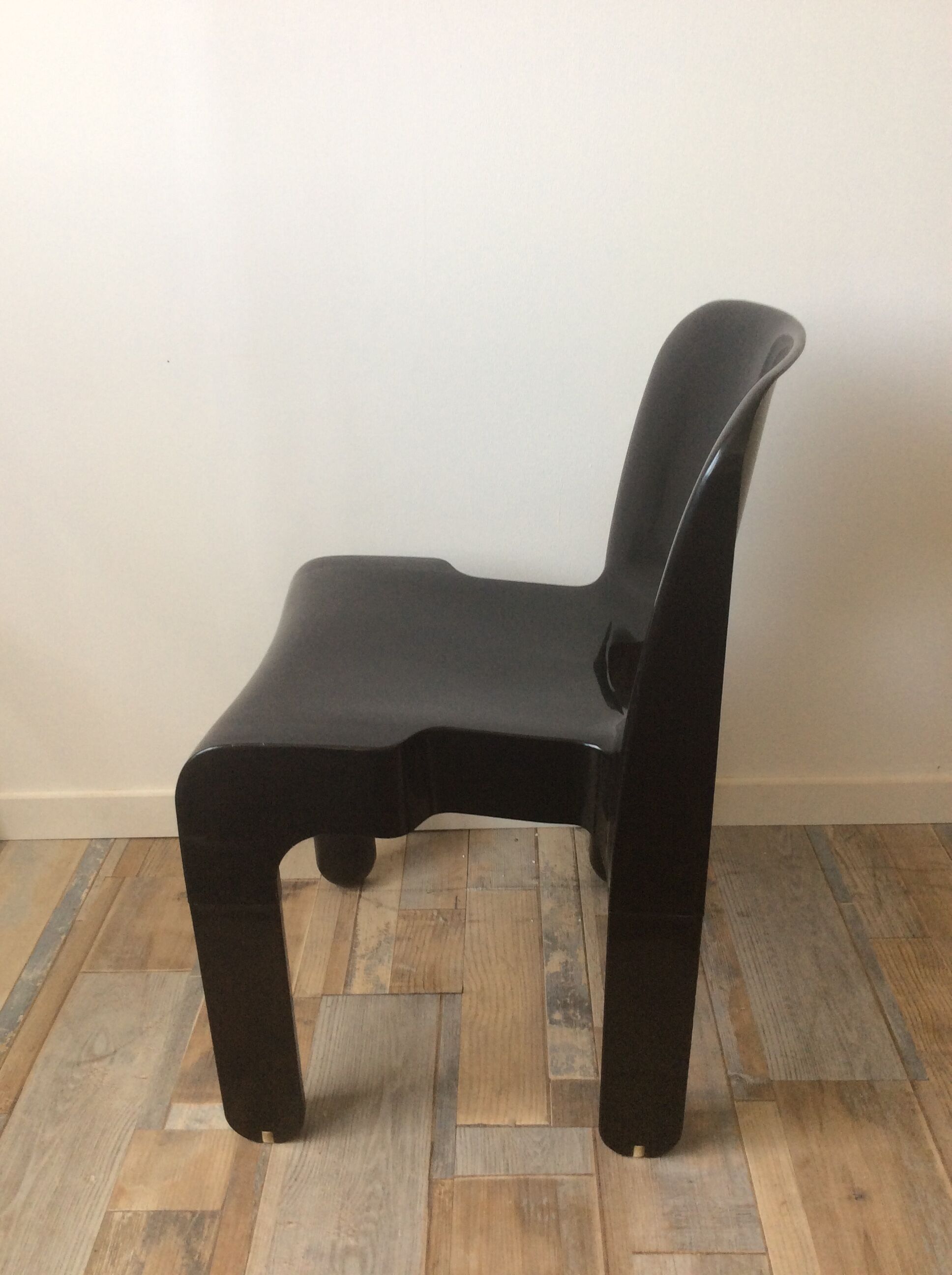 Universal Chair 4867 by Joe Colombo