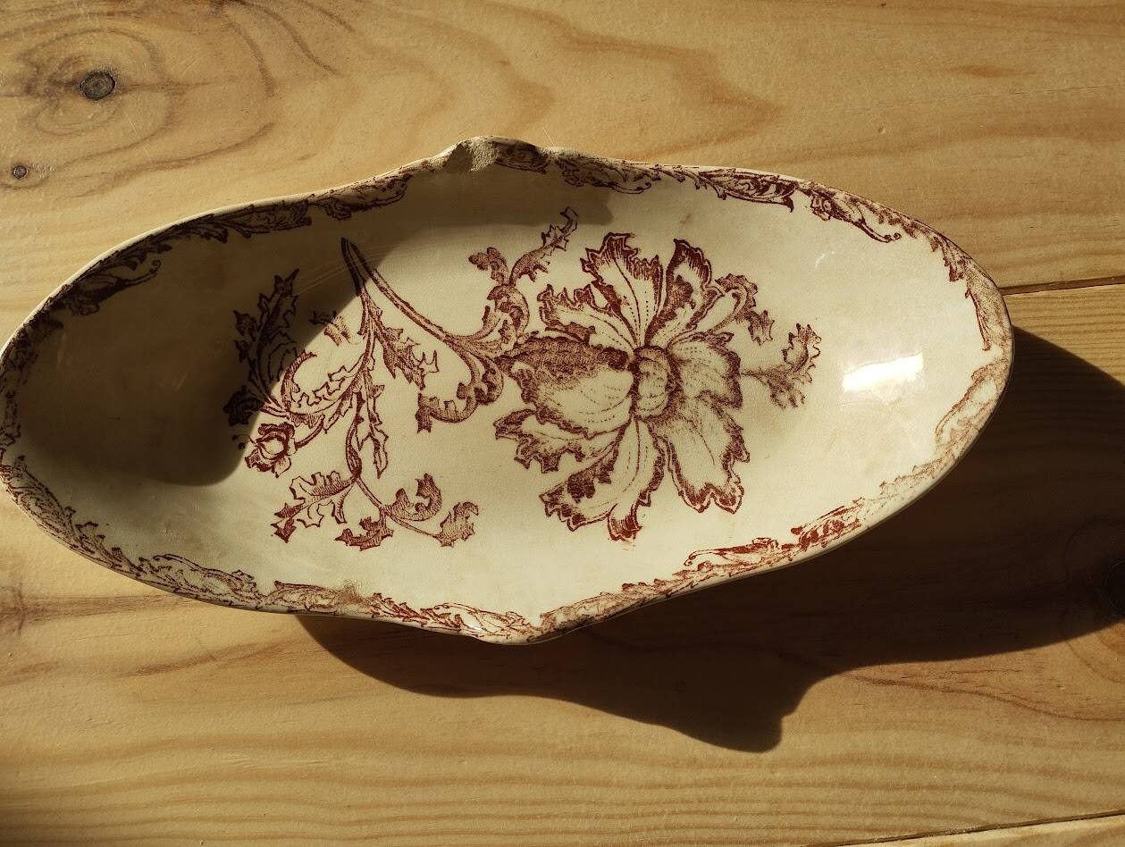 Datura plates iron earth