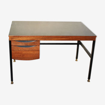 Bureau en formica