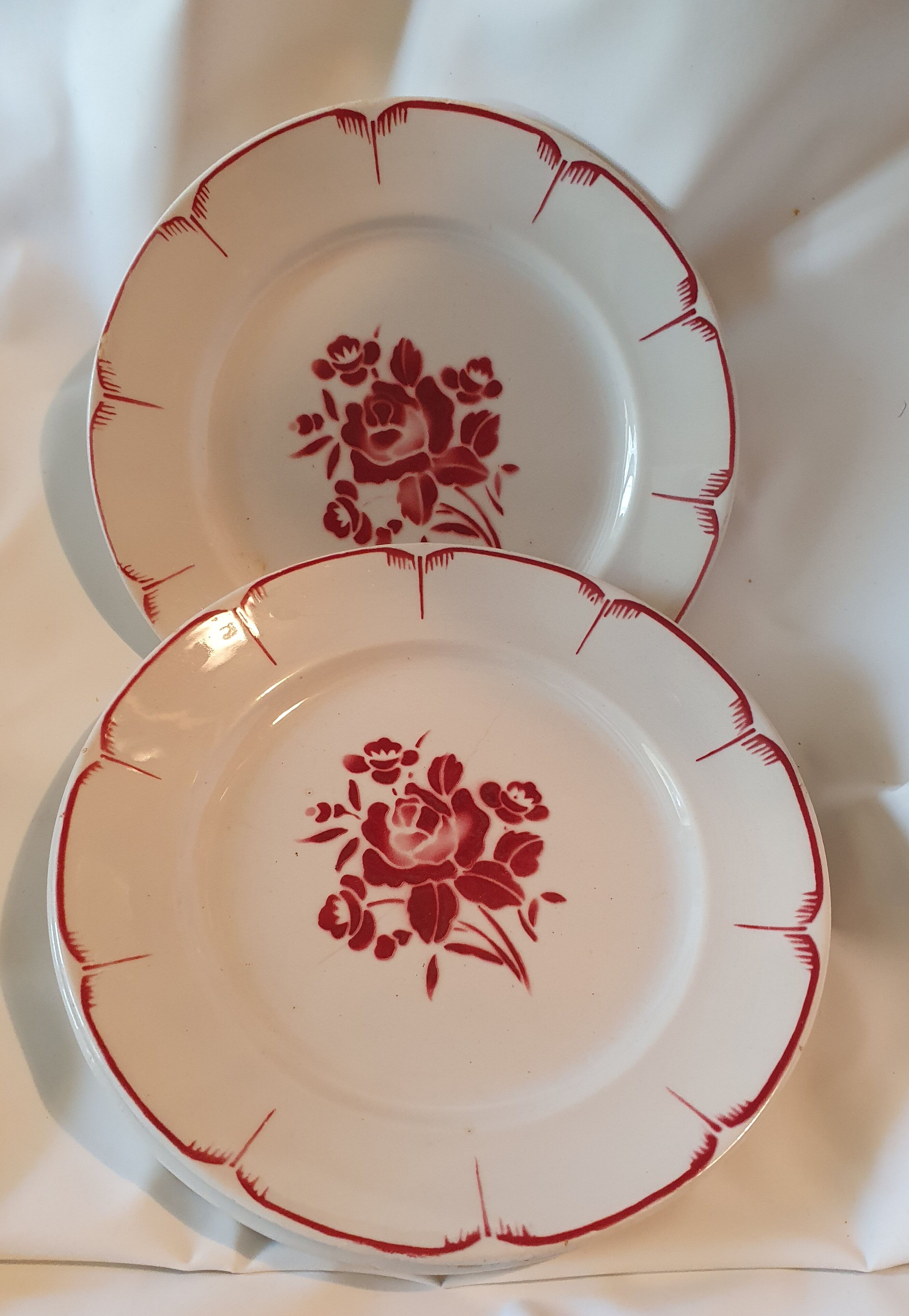 6 flat plates decor red roses