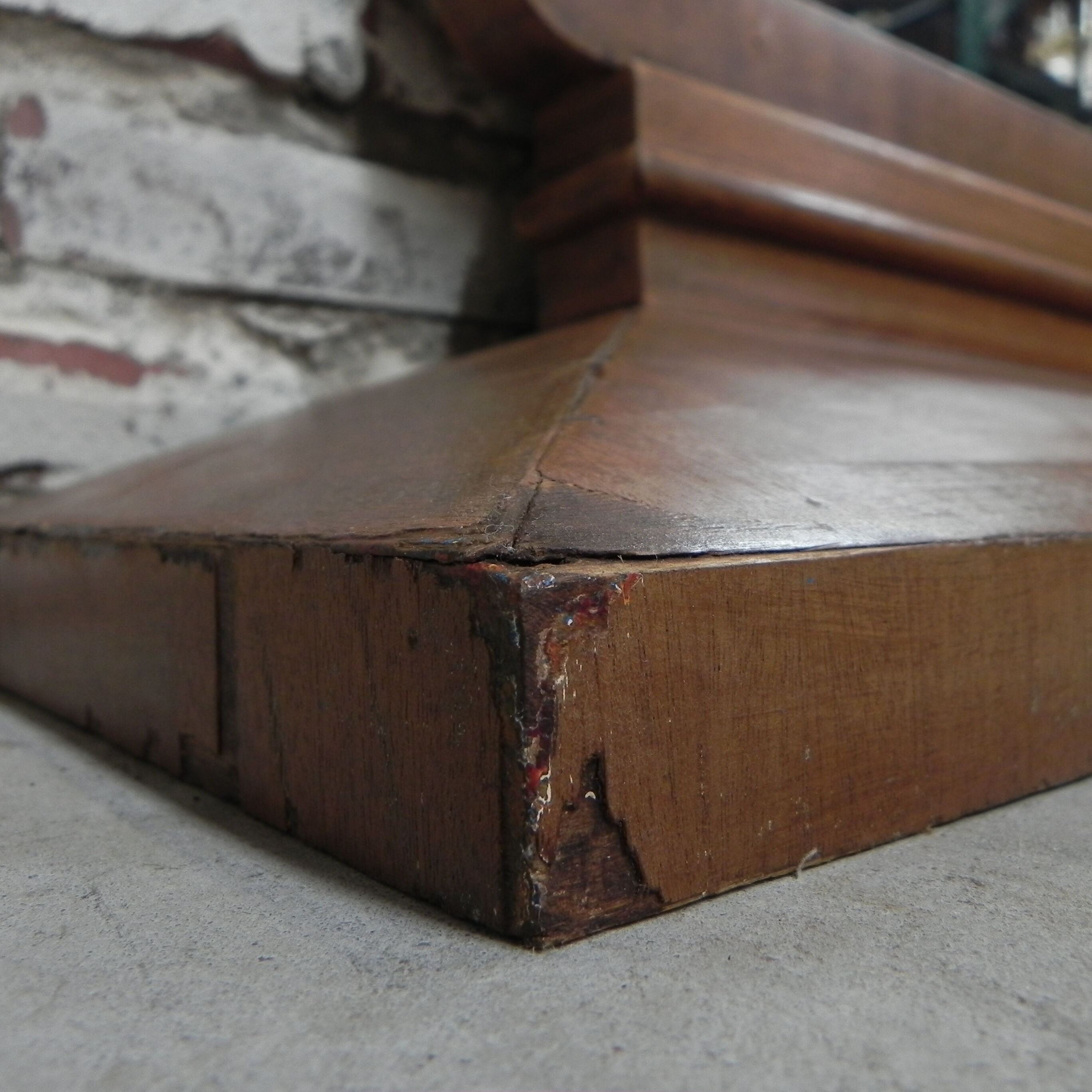 Standing art deco mirror in mahogany frame