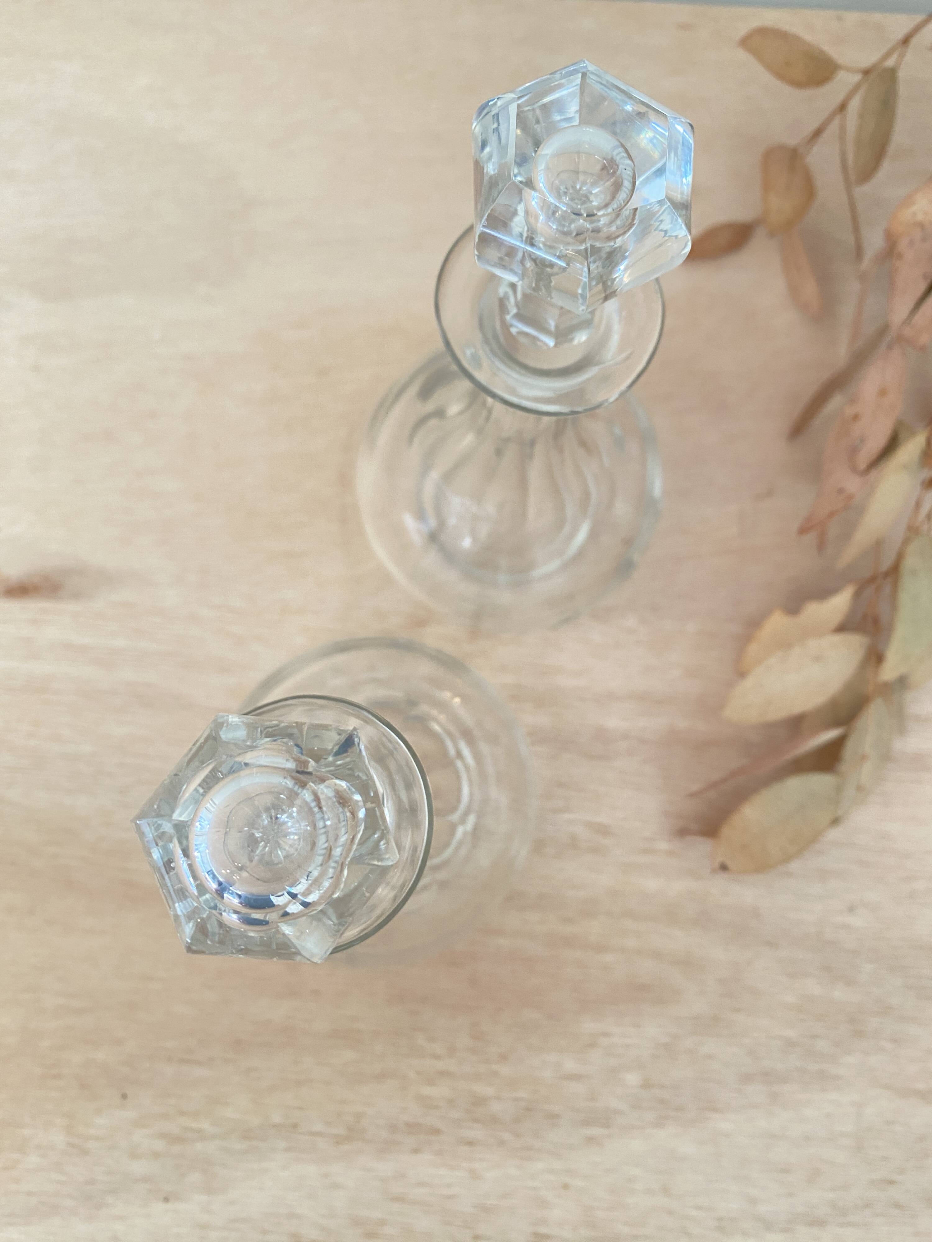 Pair of enamel graduation topettes