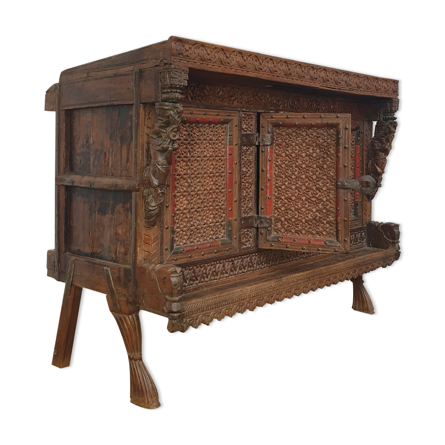 Indian wooden sideboard sculpture