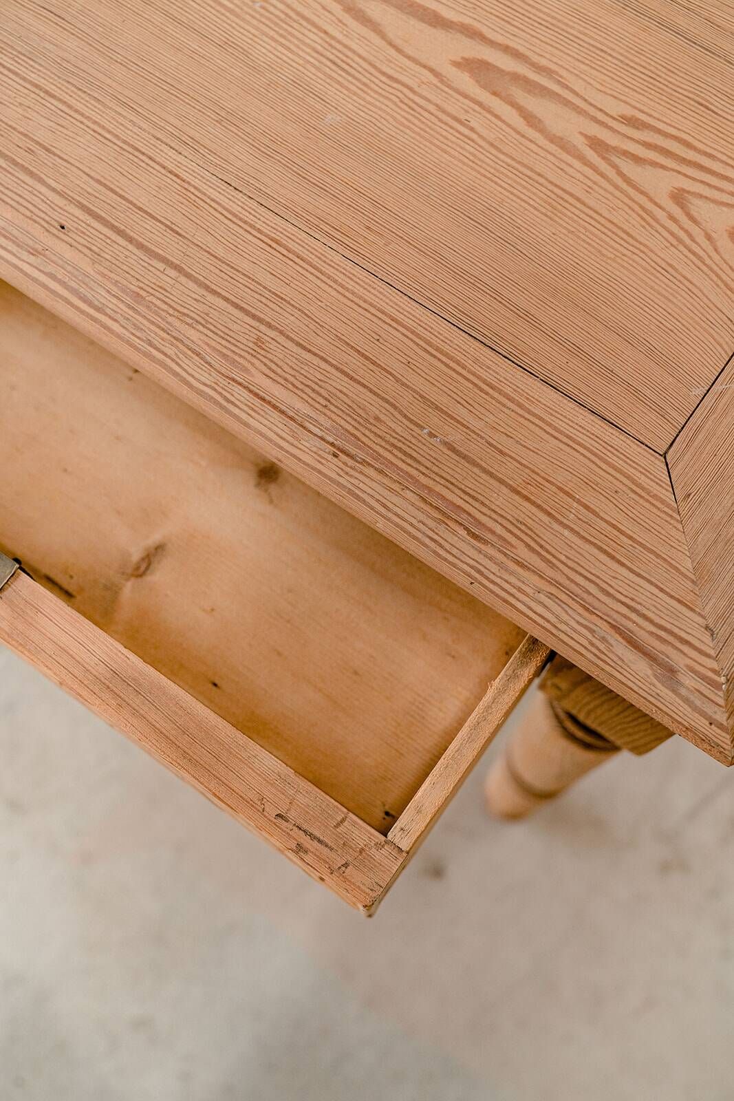 Table / bureau vintage brut