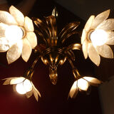Lustre laiton et fleurs en pétales de nacre