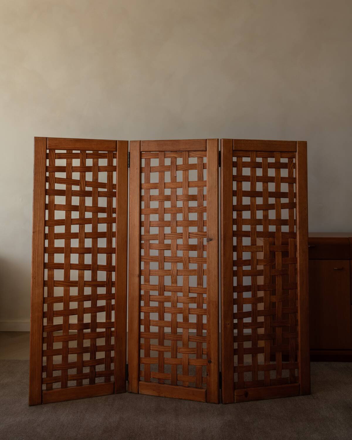 Vintage wooden room divider 3-part room screen in pine
