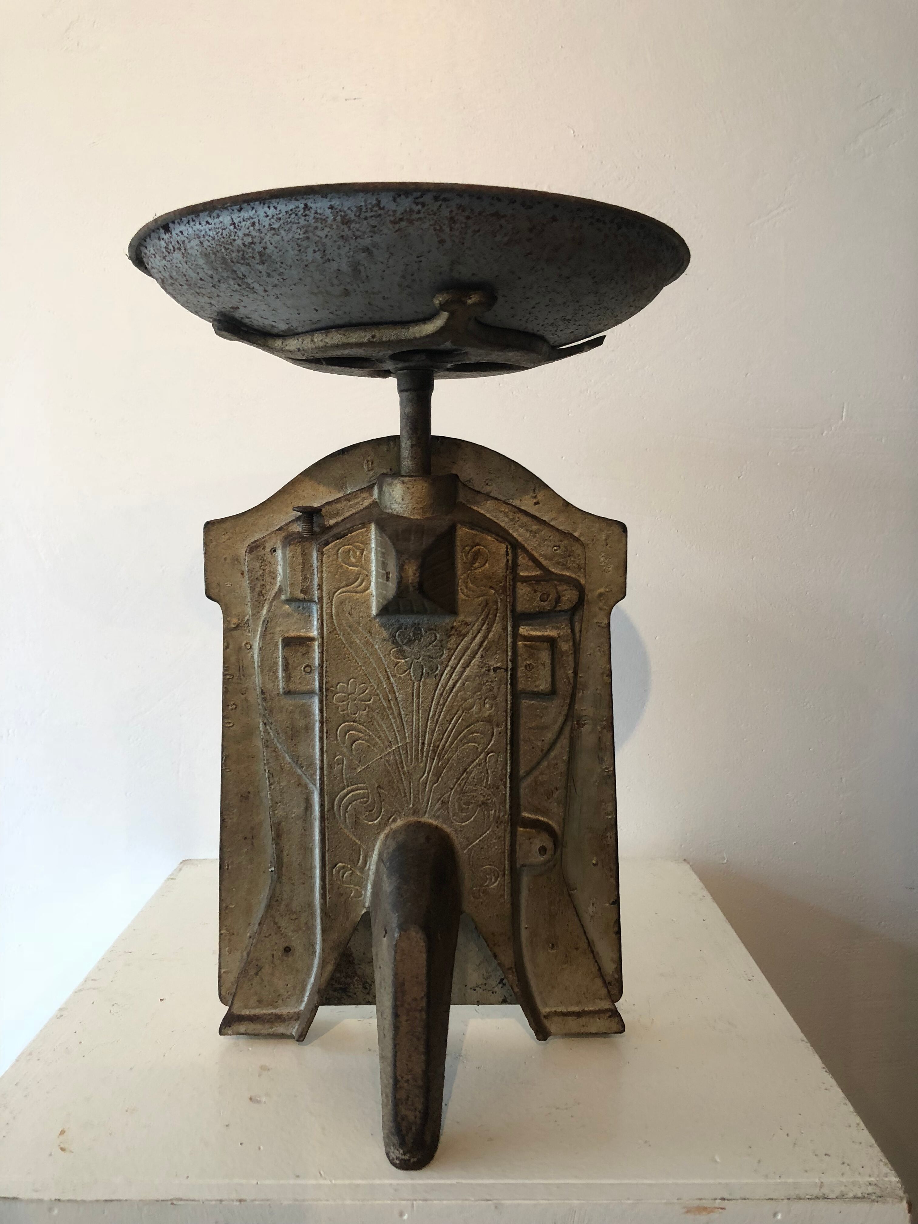 Balance Alexanderwerk enameled cast-iron