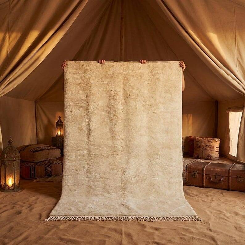 Handmade Moroccan rug in natural wool 250cm x 150cm