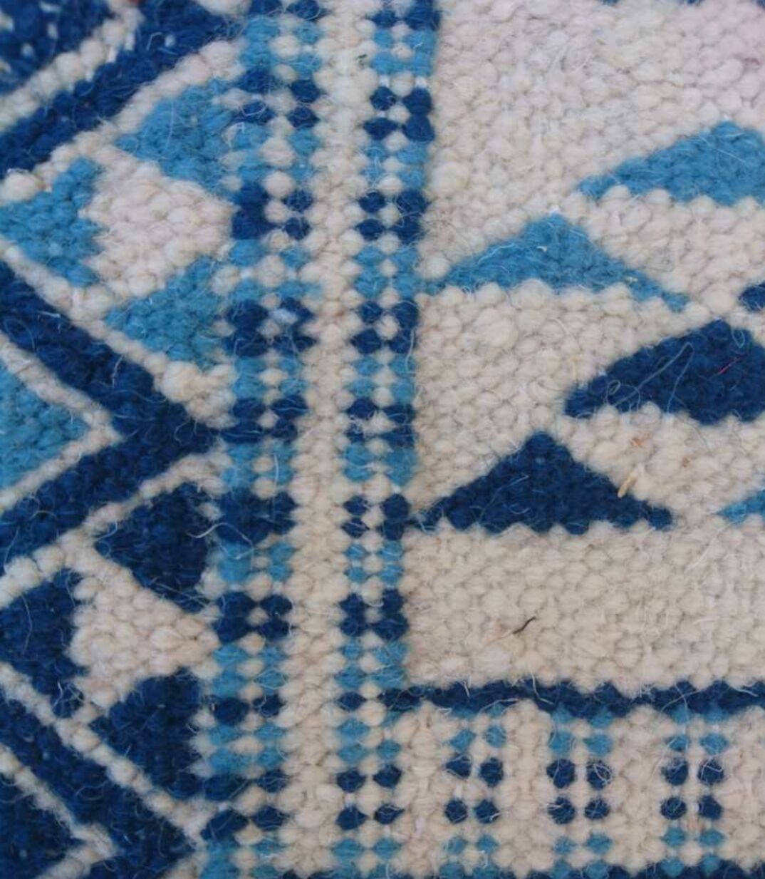 Berber carpet, white and blue 125 x 80 cm