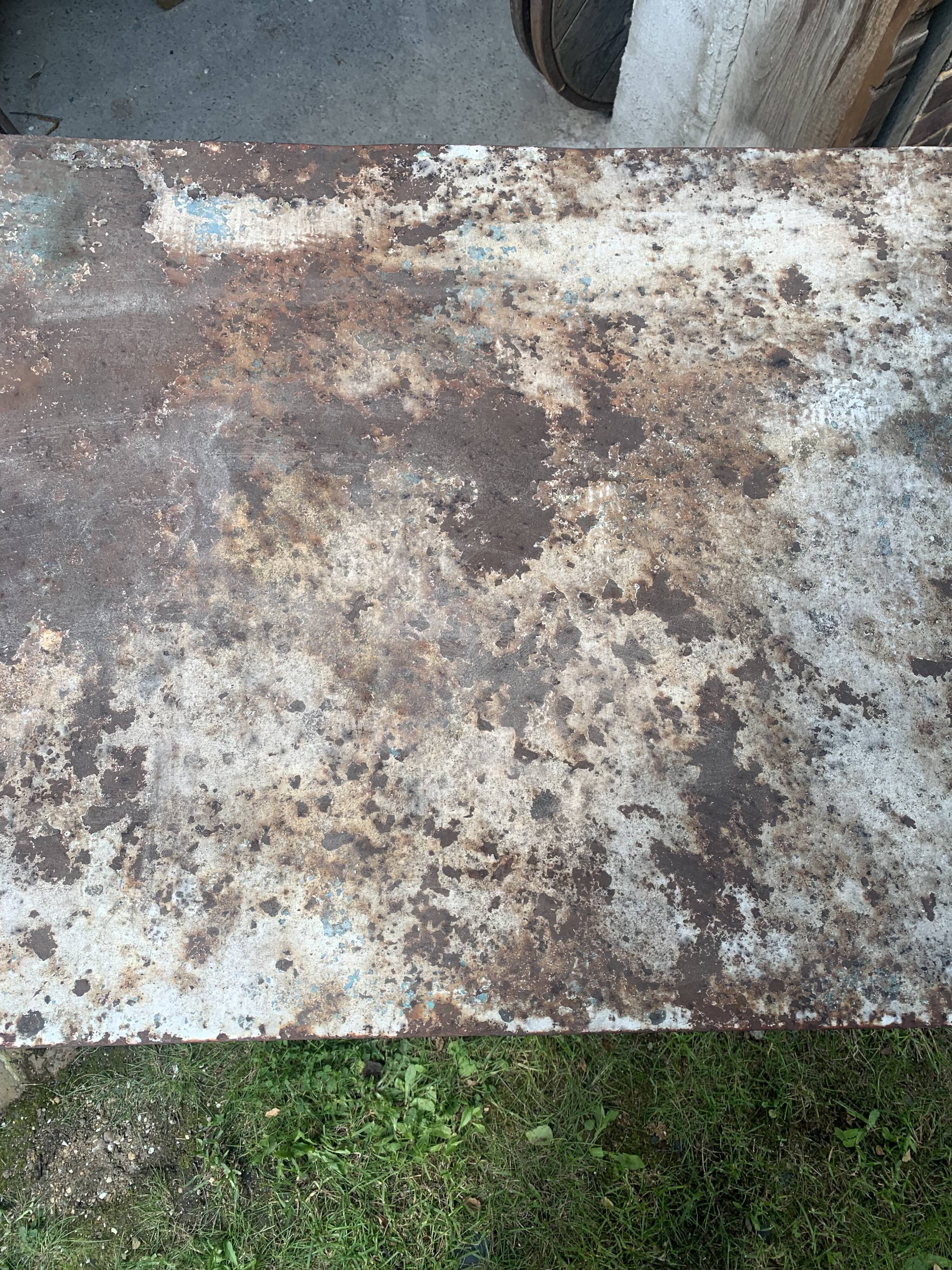 Rectangular folding garden table