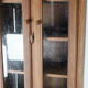 Armoire en verre en bois clair, années 1940