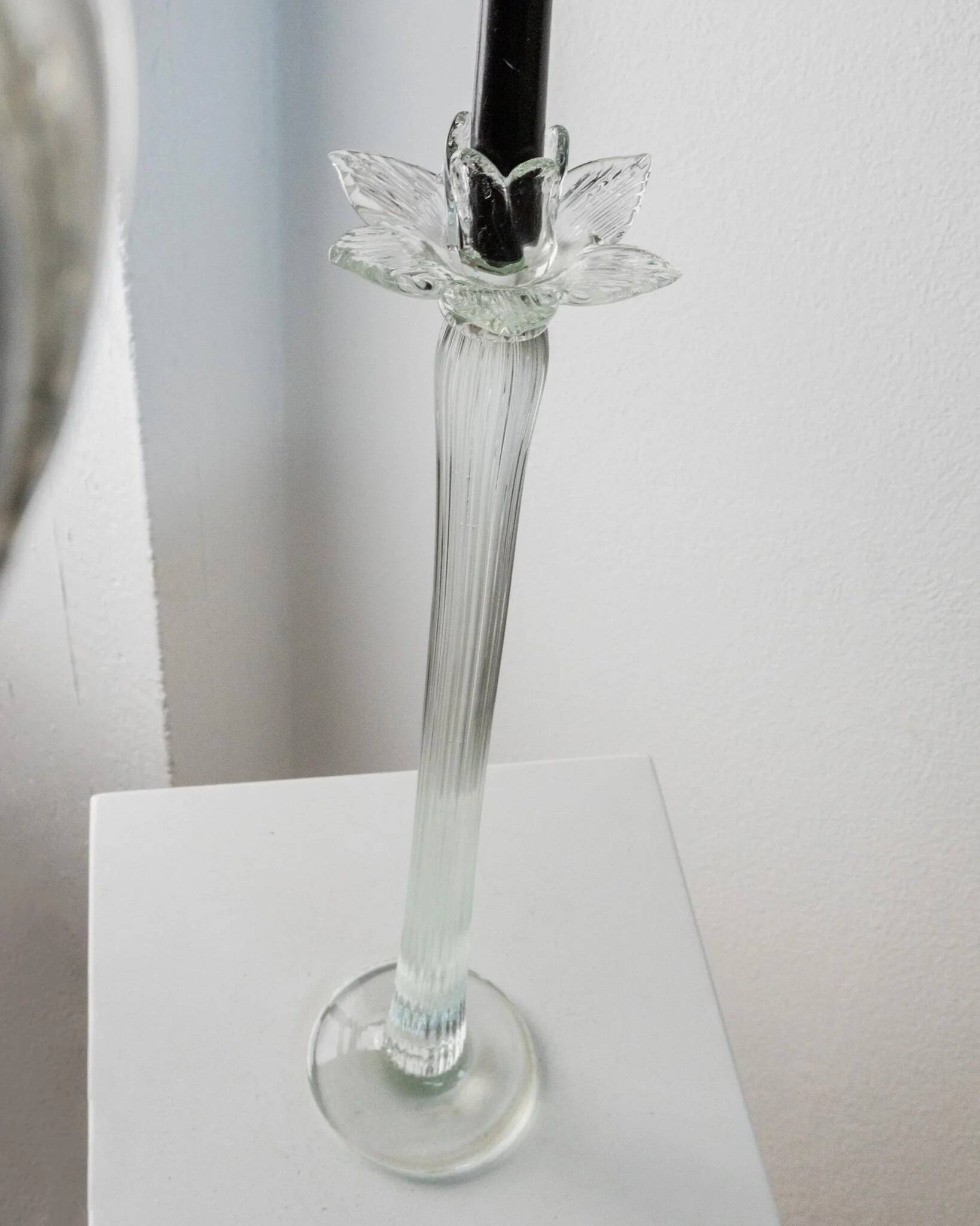 Grand porte-bougie vintage en verre de Murano avec tête de fleur - Verre transparent strié, Italie des années 1930
