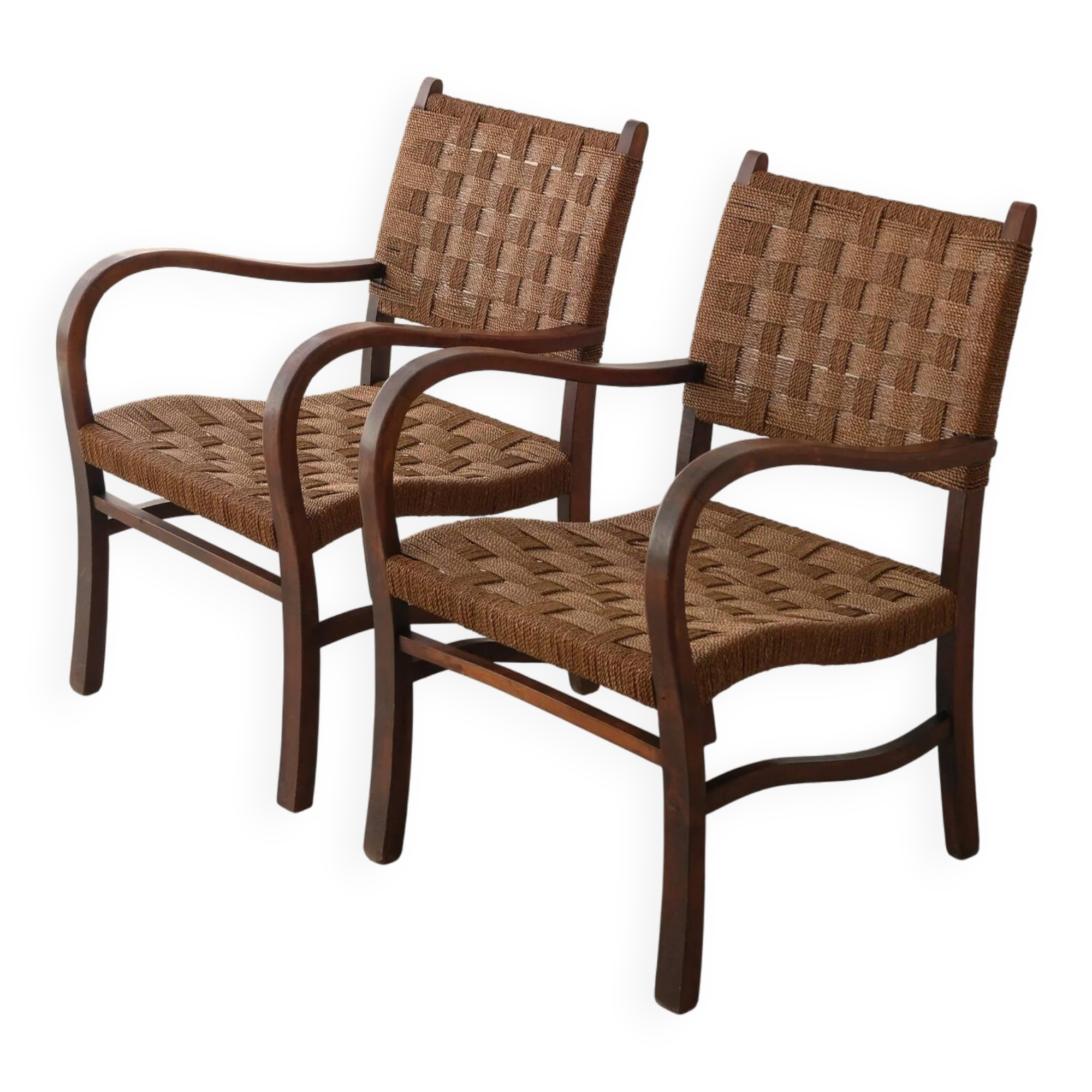 2 lounge chairs with cord