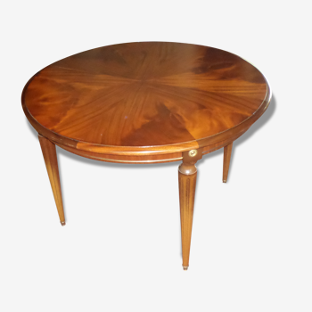 Round table in Walnut Louis XV1