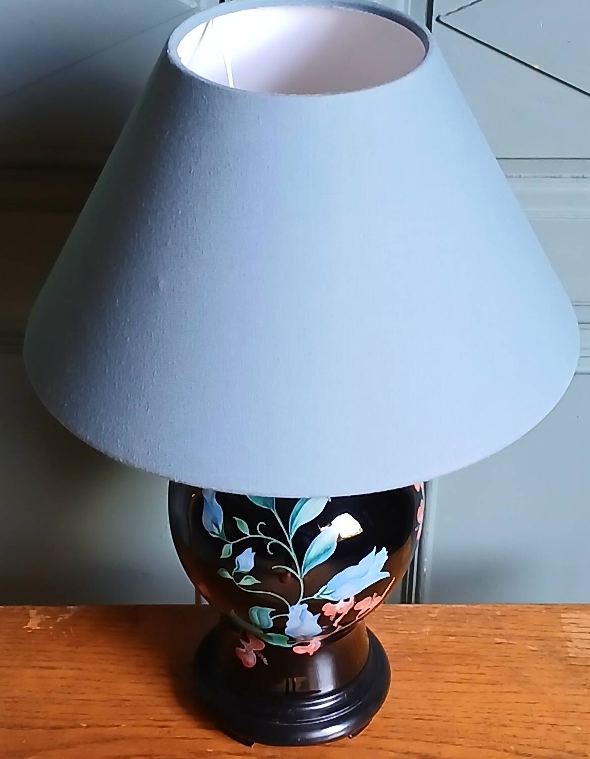Japanese-style lamp in black ceramic & wood with organic 80's decor