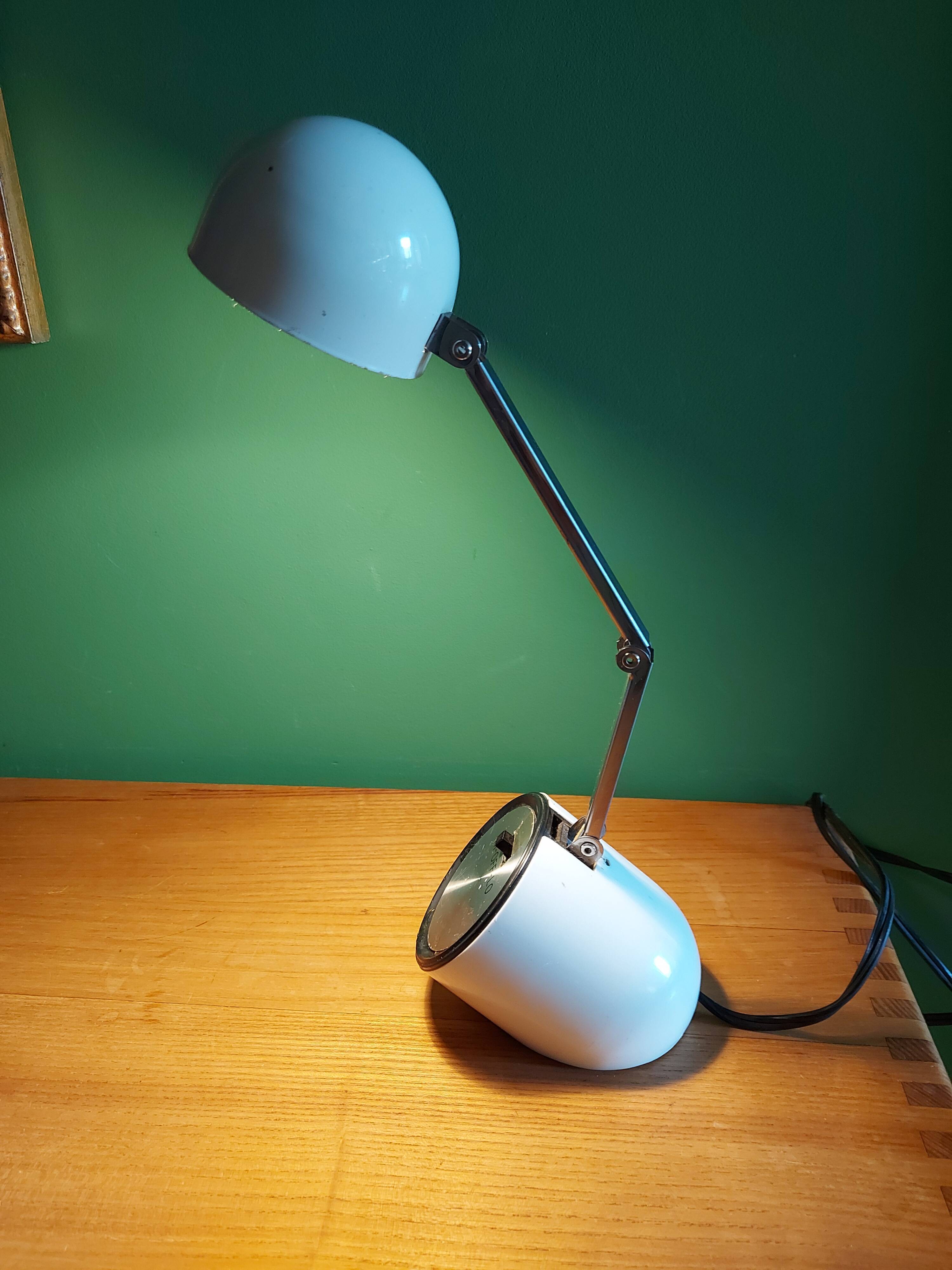 Well-lite vintage lamp