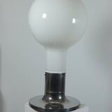 Lampadaire vintage style spatial, ampoule Temde, verre opale chromé.