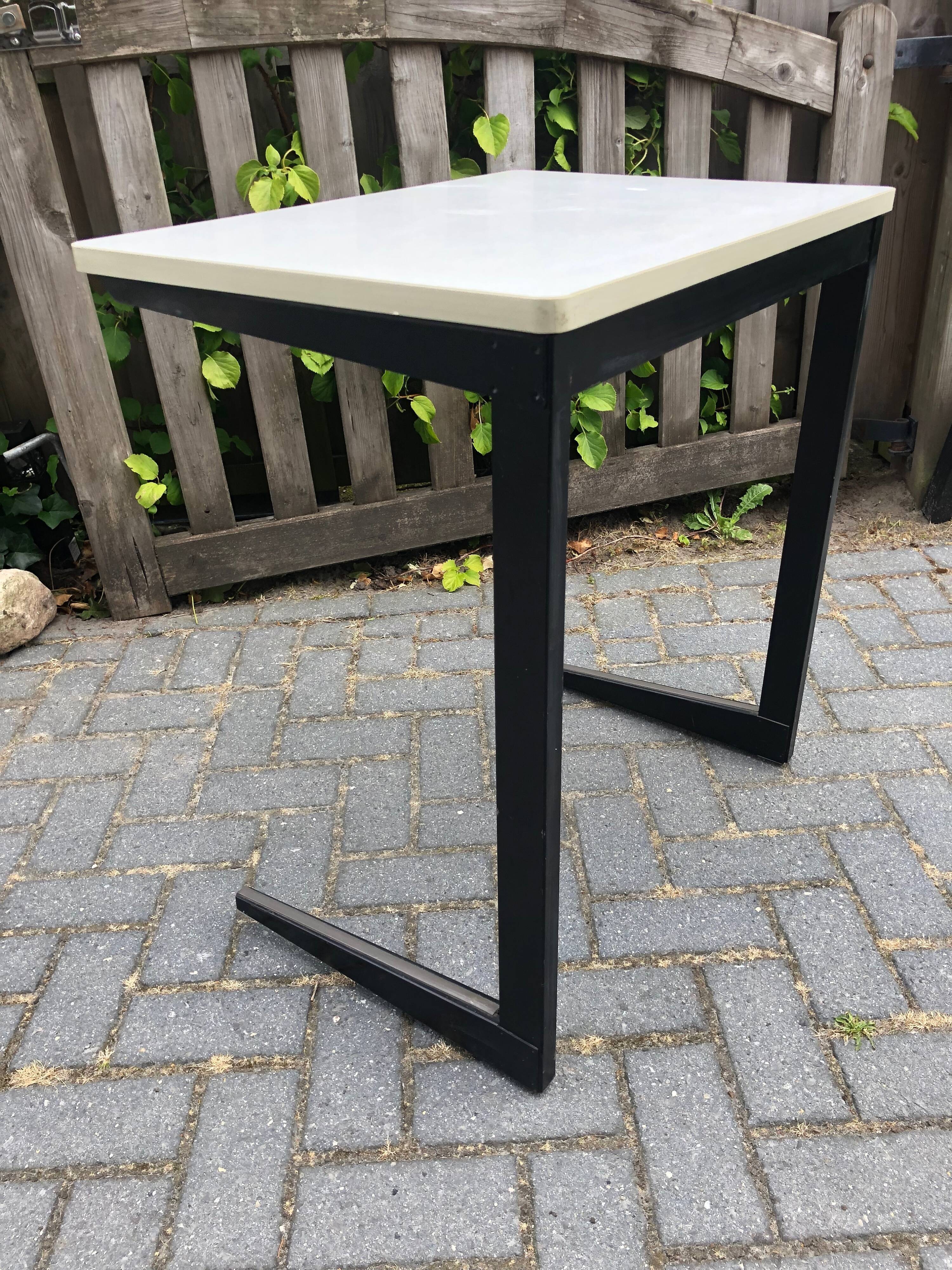 Desk and chair by Friso Kramer Ahrend de Cirkel Result