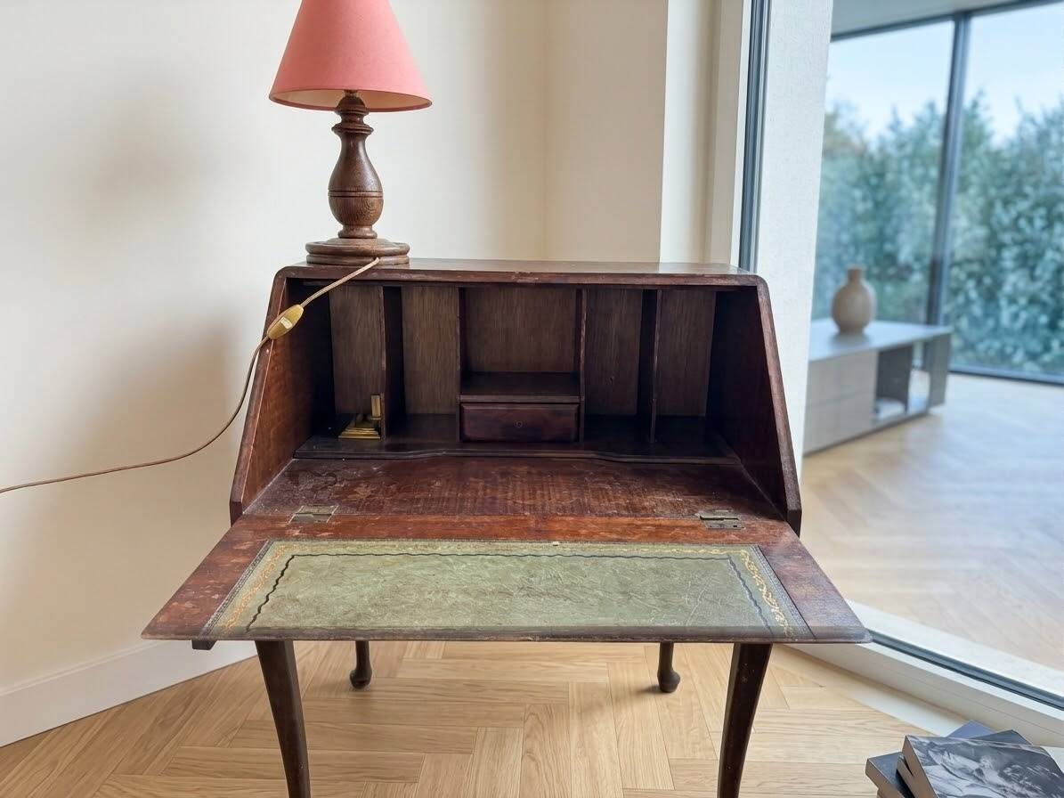 Secretary room