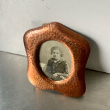 Photo frame in hammered copper