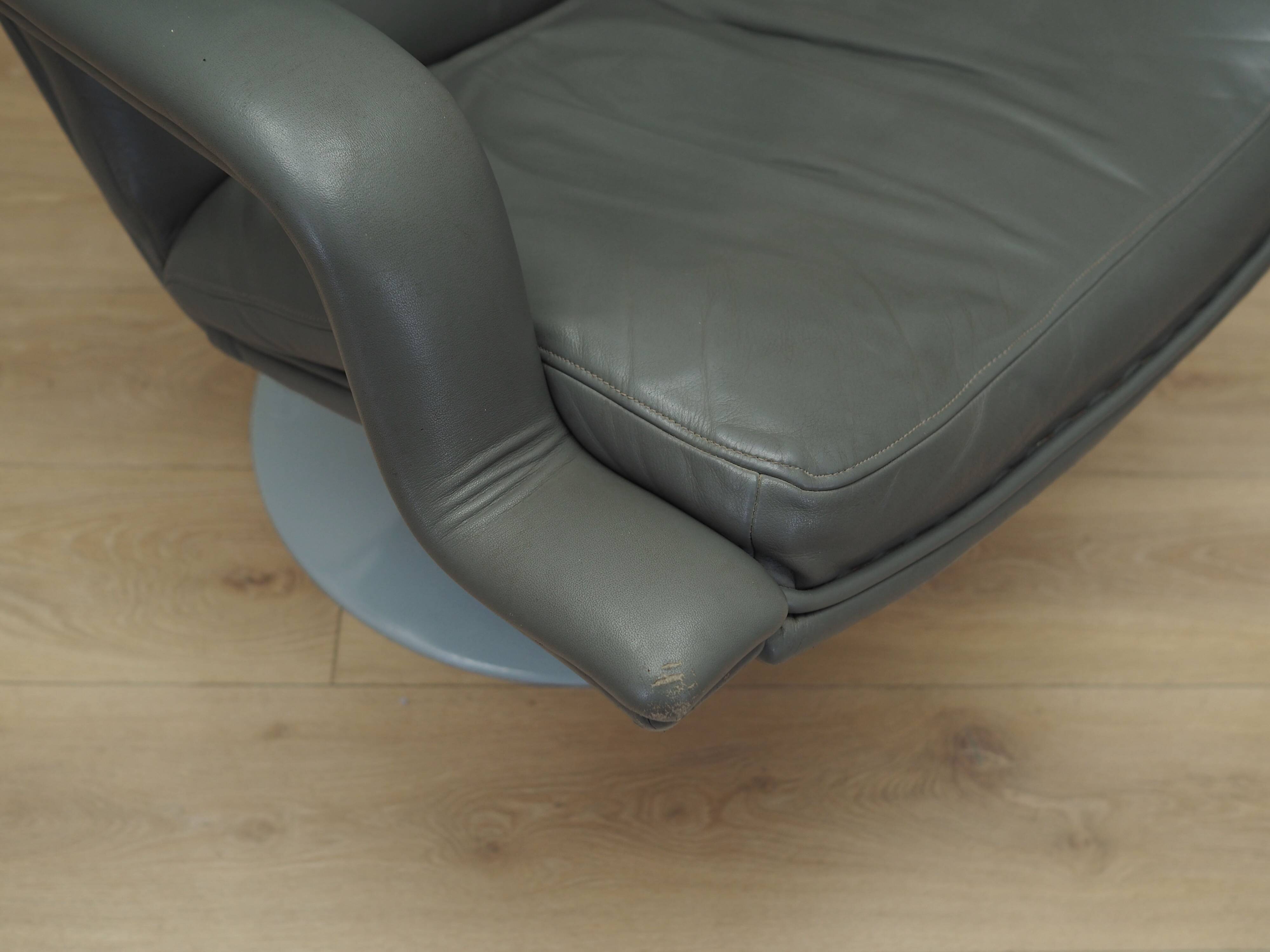 Fauteuil pivotant en cuir gris, design danois, années 1960, designer : Geoffrey Harcourt, éditeur : Artif