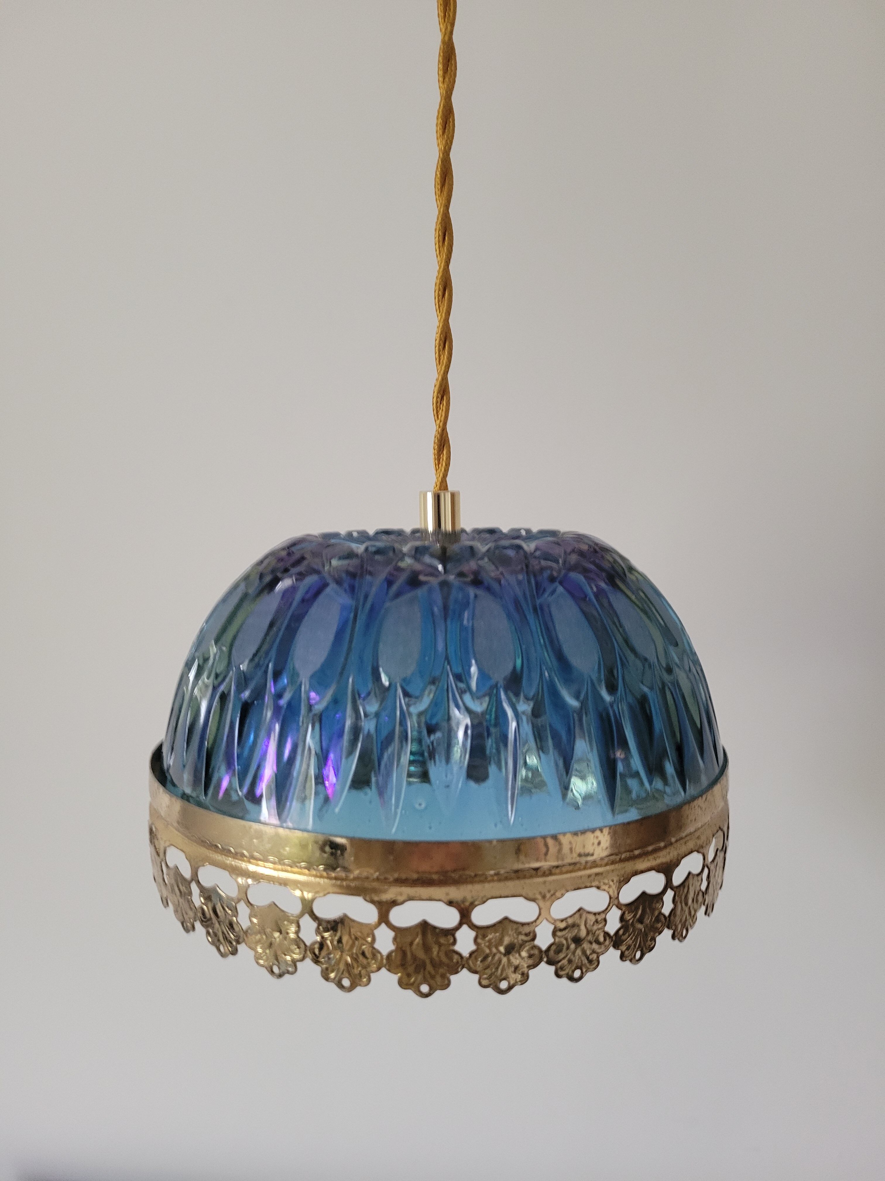 Blue glass suspension