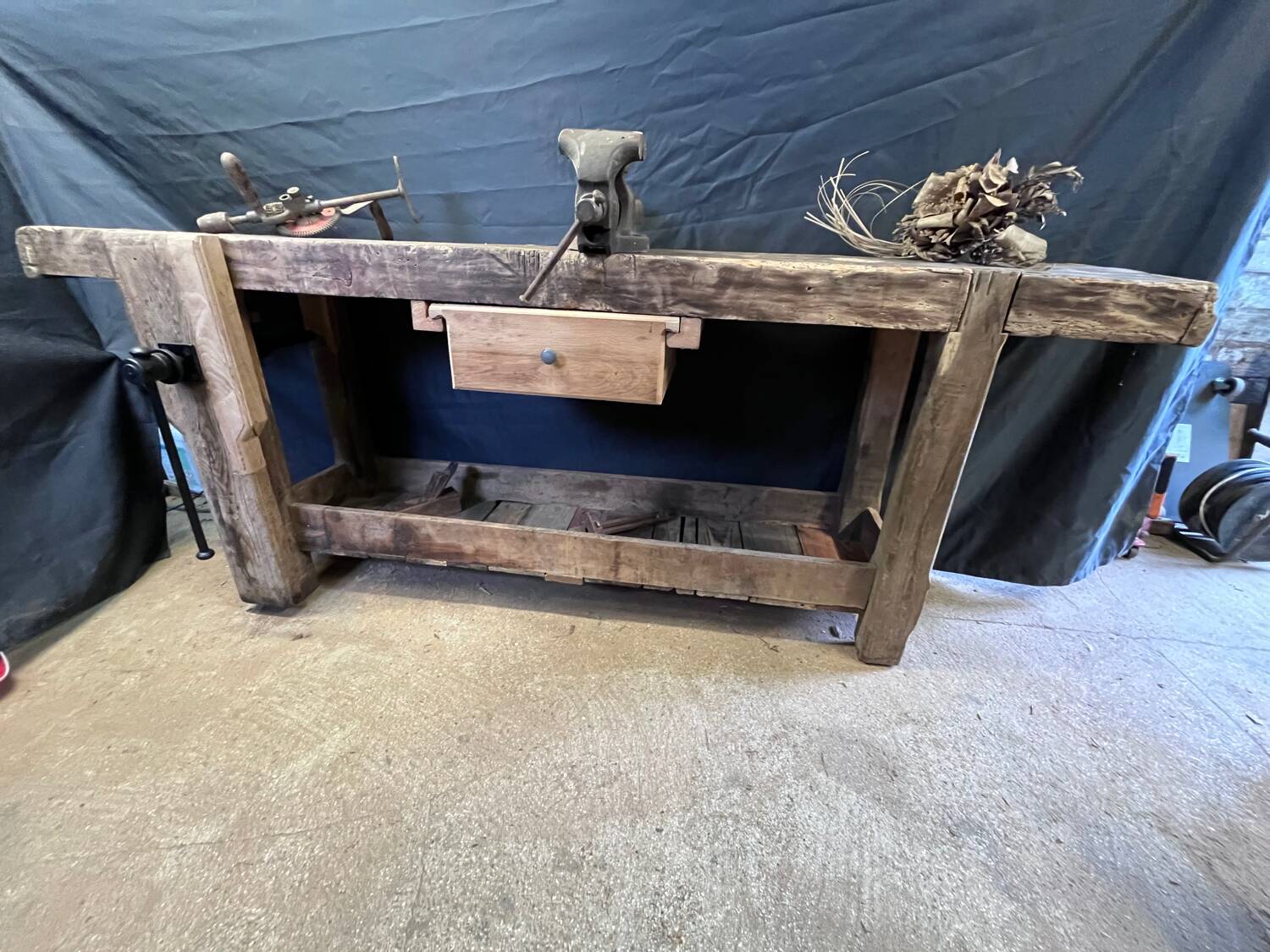 Woodworking bench