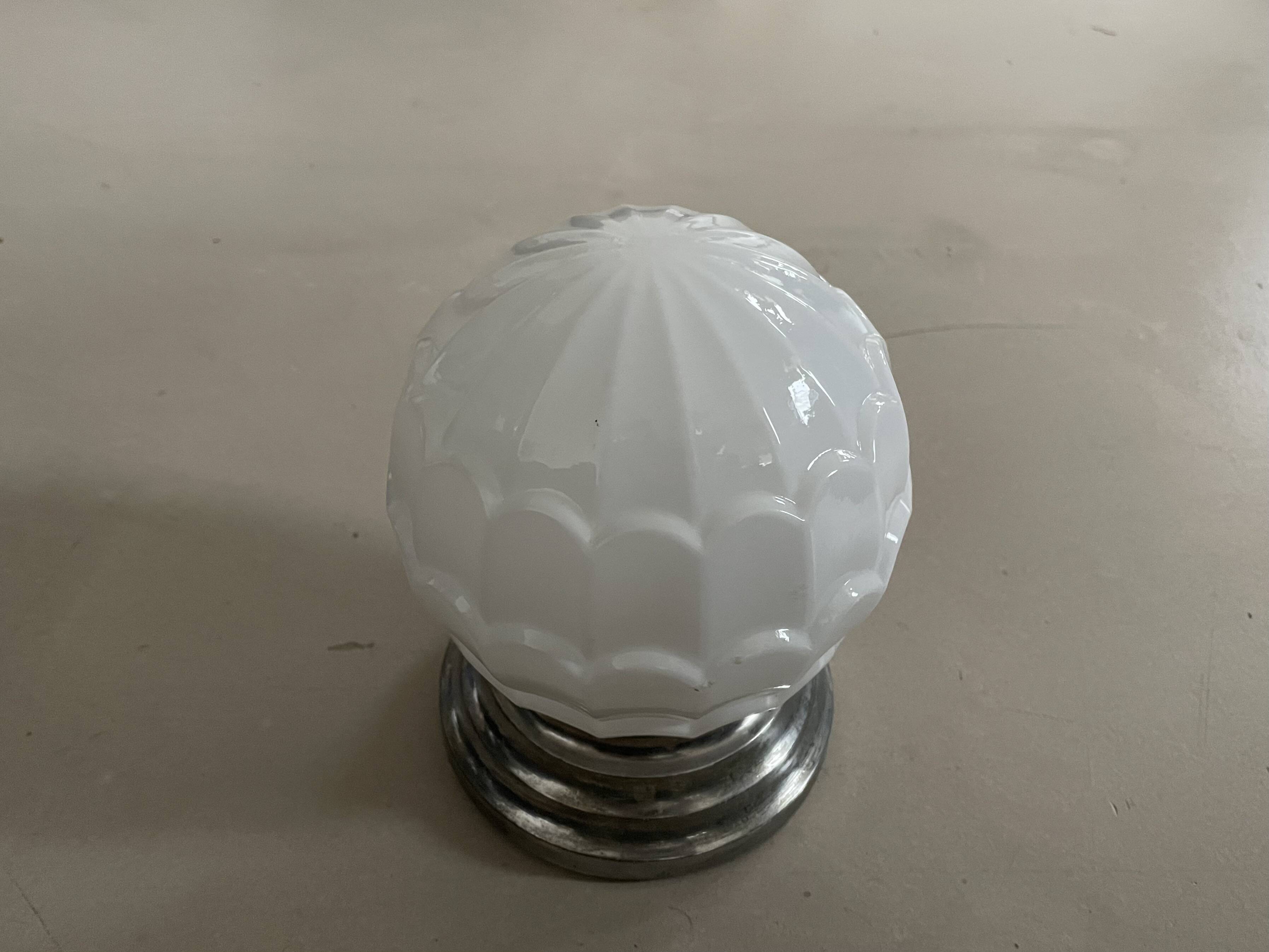 Plafonnier Art Déco ancien / opaline