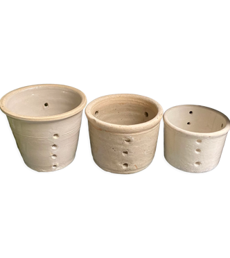 Trio d'anciens moules à faisselles en terre cuite | Selency