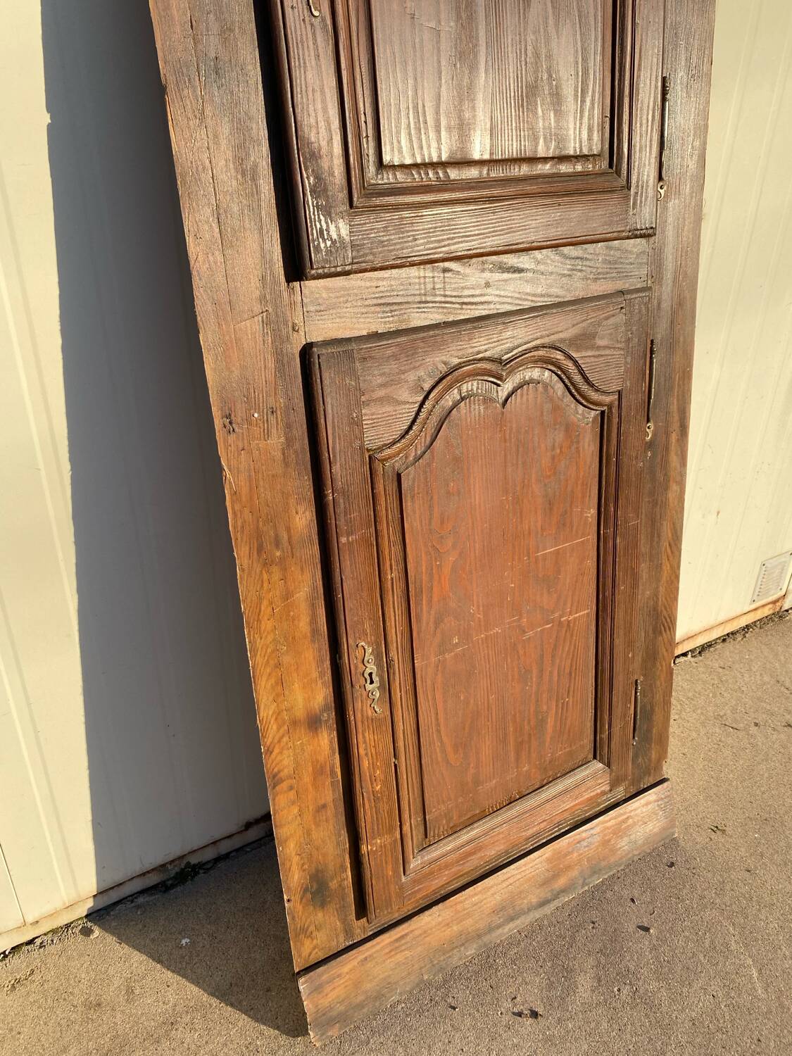 Lorraine cupboard front