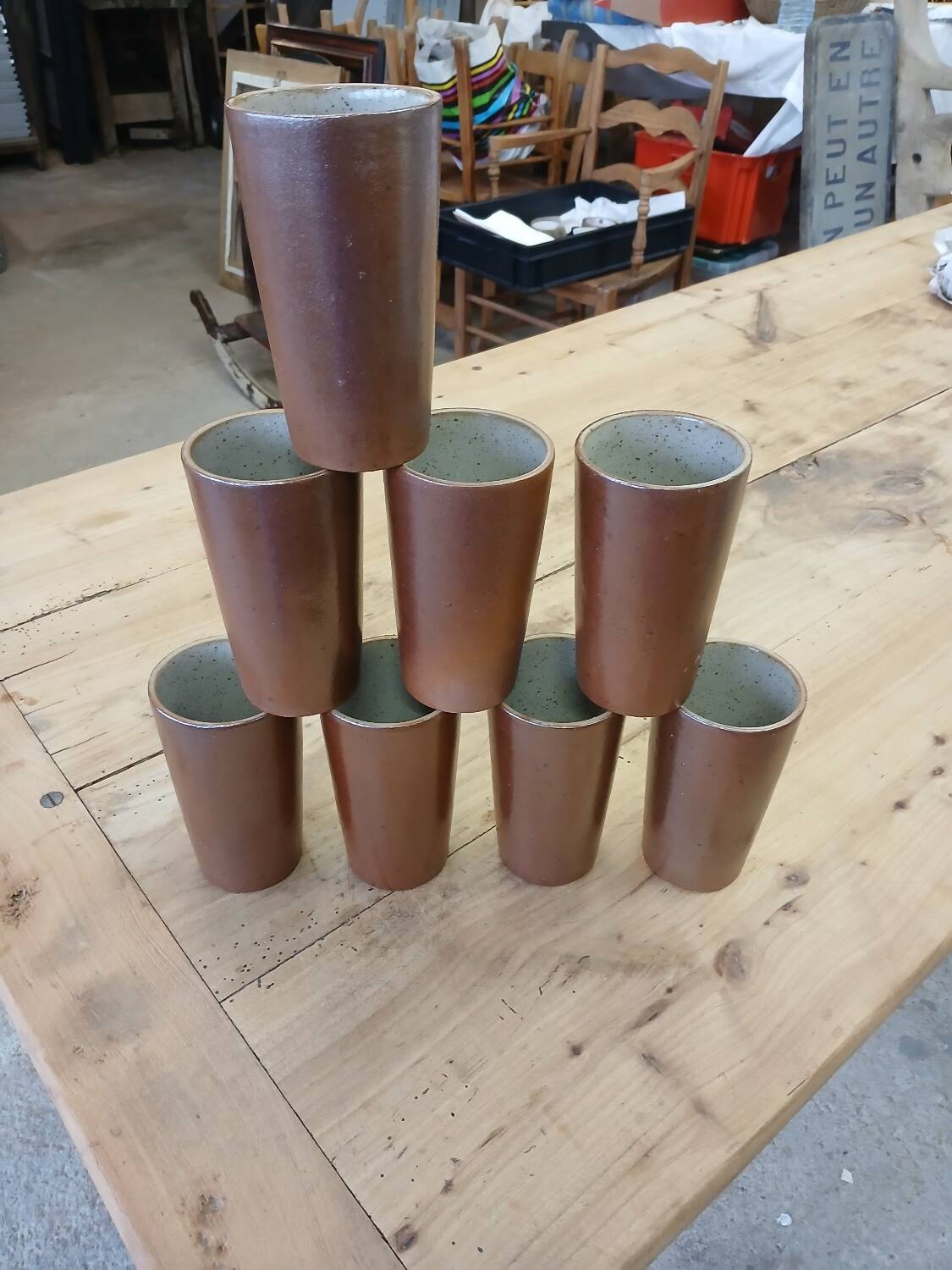 8 glazed stoneware mugs/cups