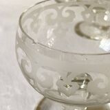 Verres apéritifs anciens en cristal gravé