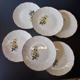Set of 6 vintage dessert plates from L'Amandinoise in good condition.