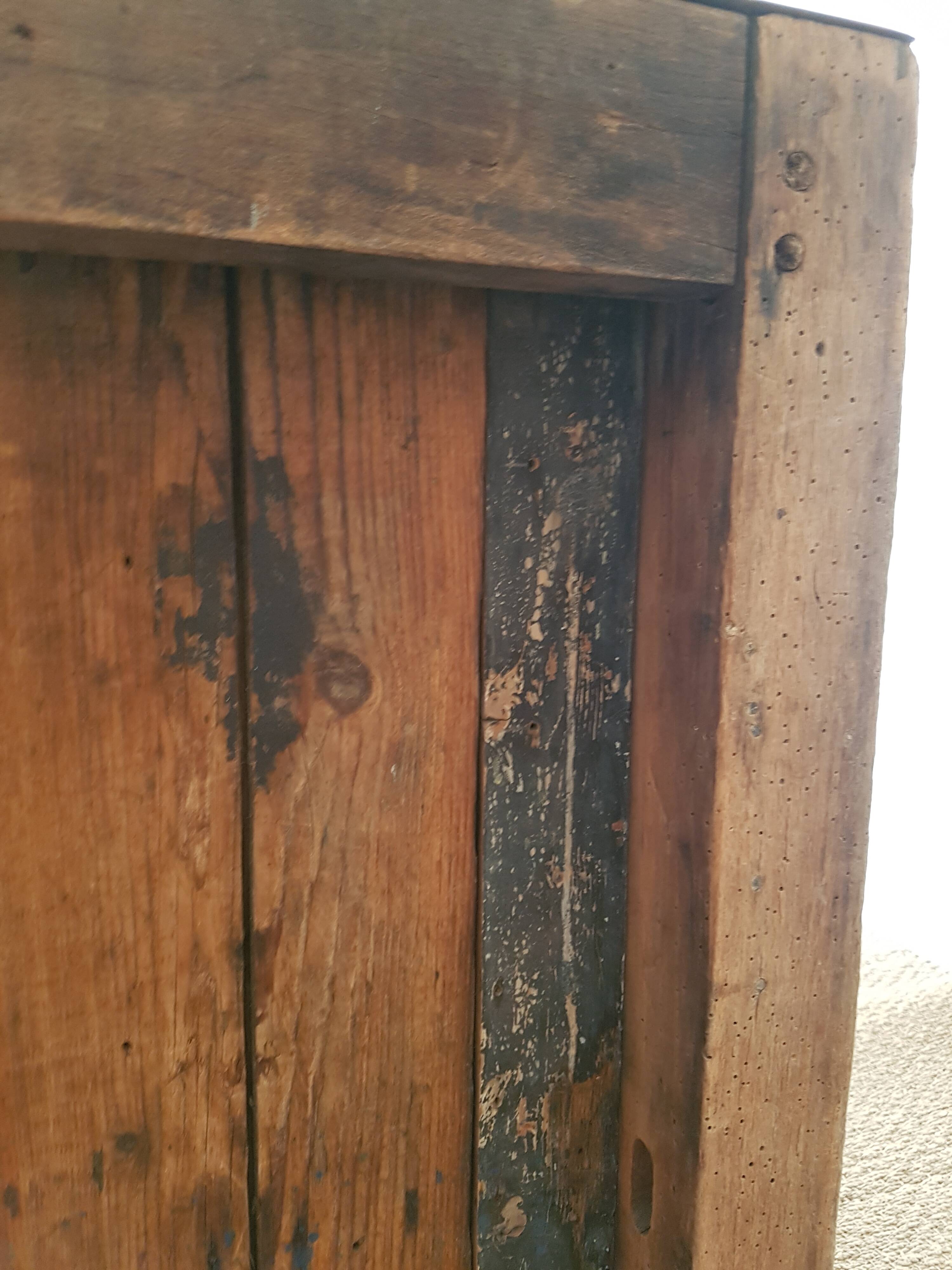 Central island old printer's marble