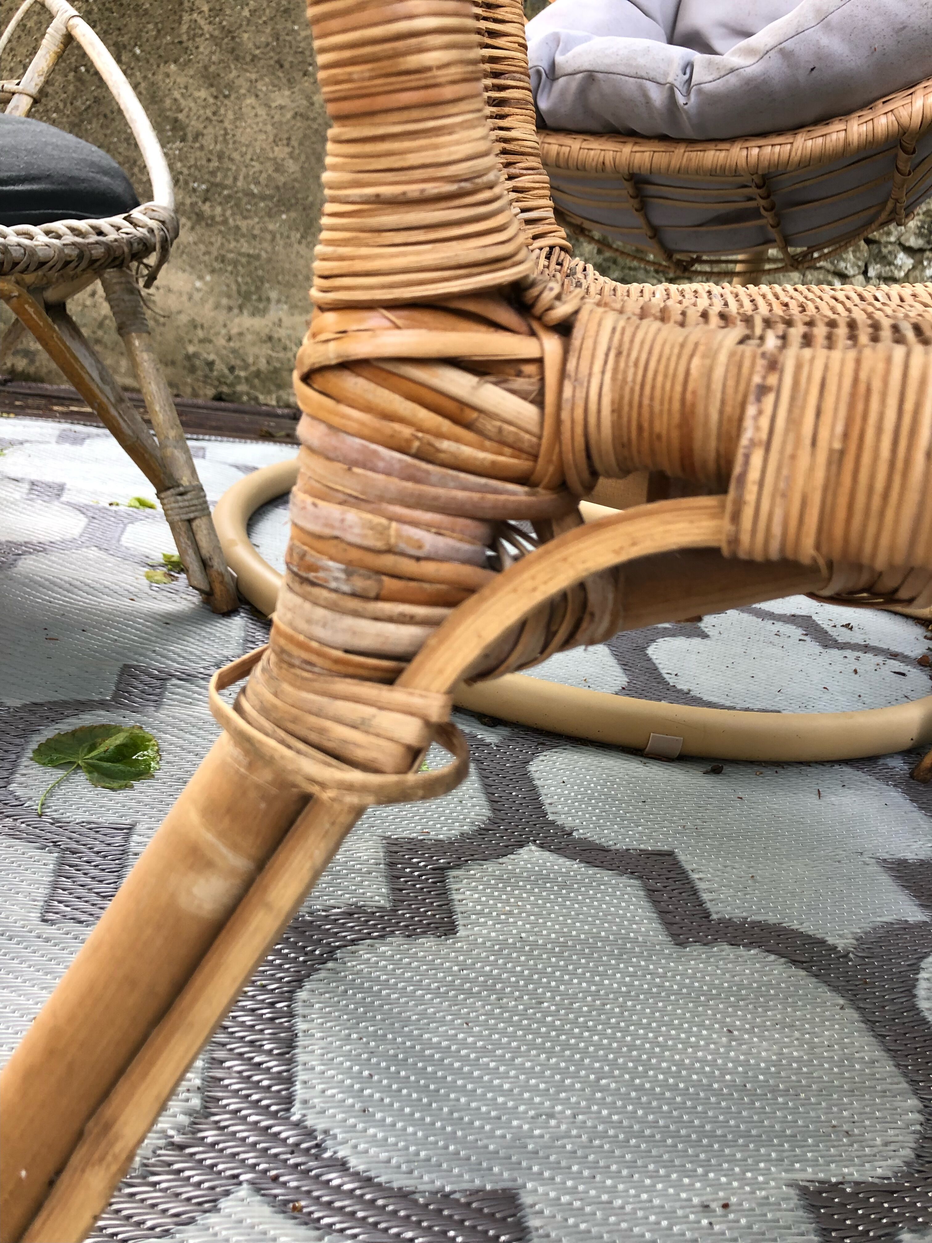 Pair of wicker armchairs
