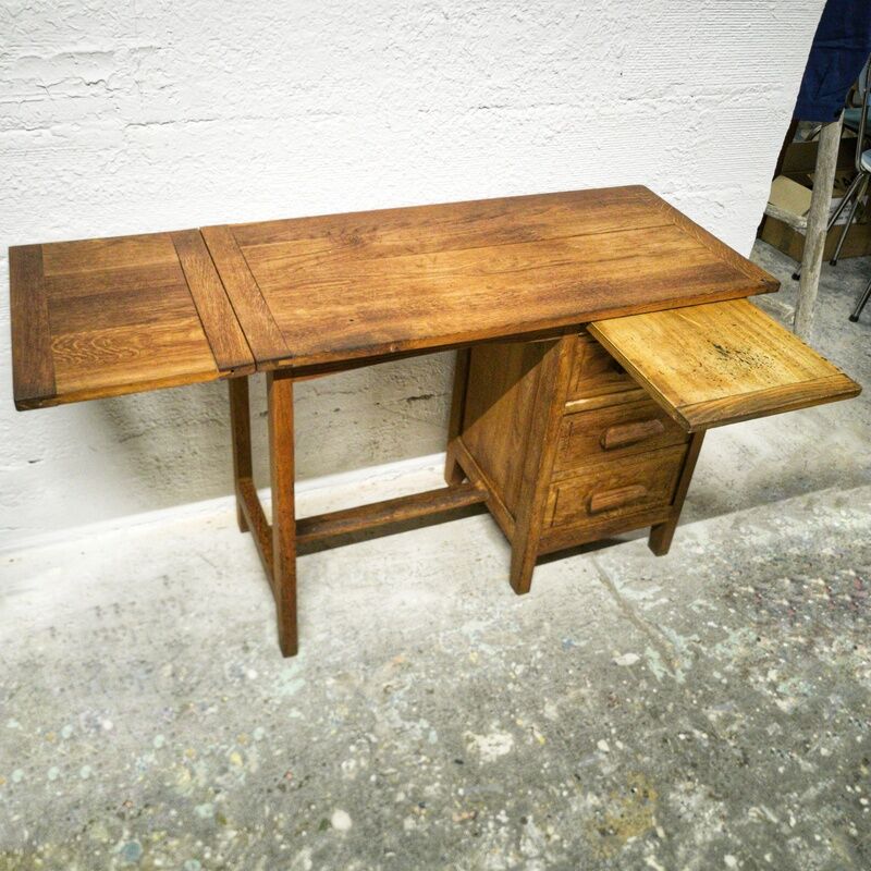 Desk minister for children