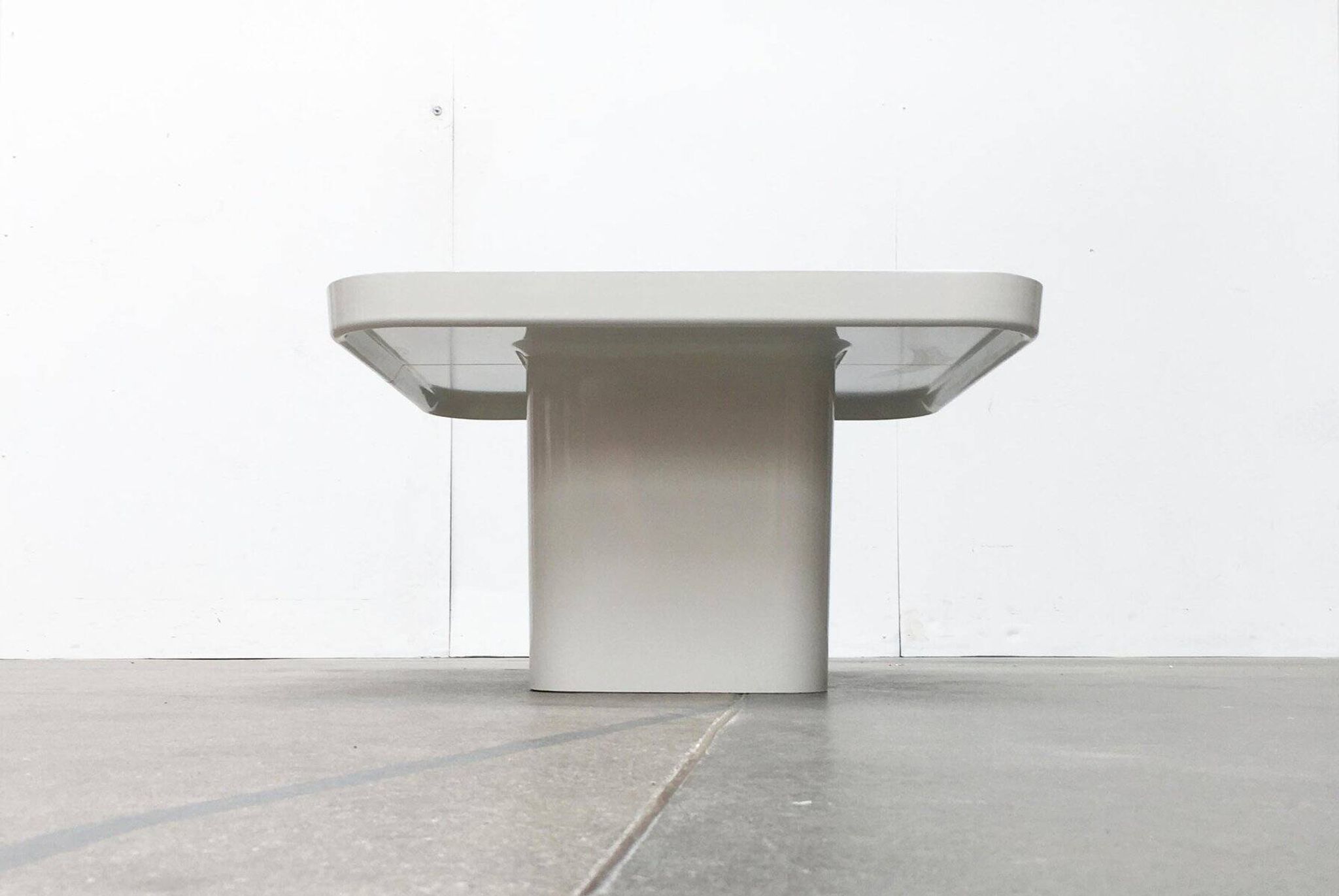 Table Basse Allemande du Milieu du Siècle par Peter Ghyczy