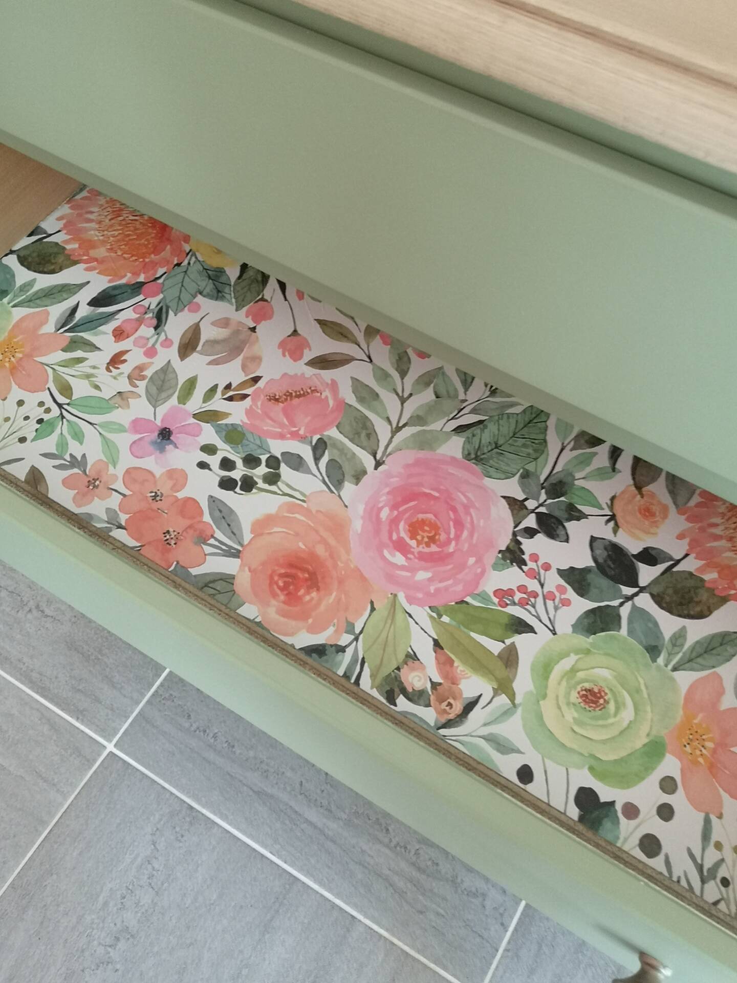 Matt green chest of drawers
