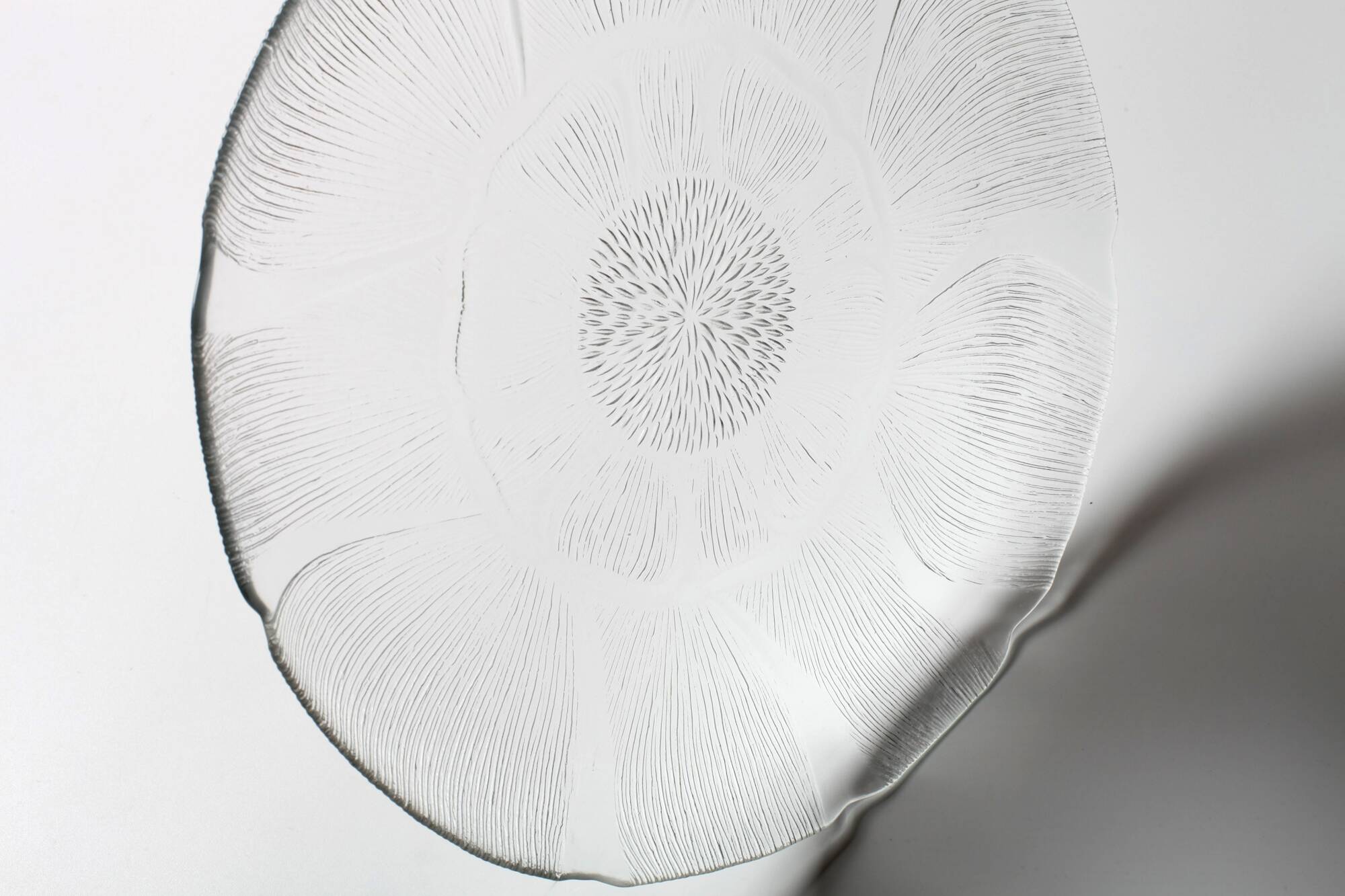 Large Platter Fleur, Vintage Decorative Clear Plate / Arcoroc / France