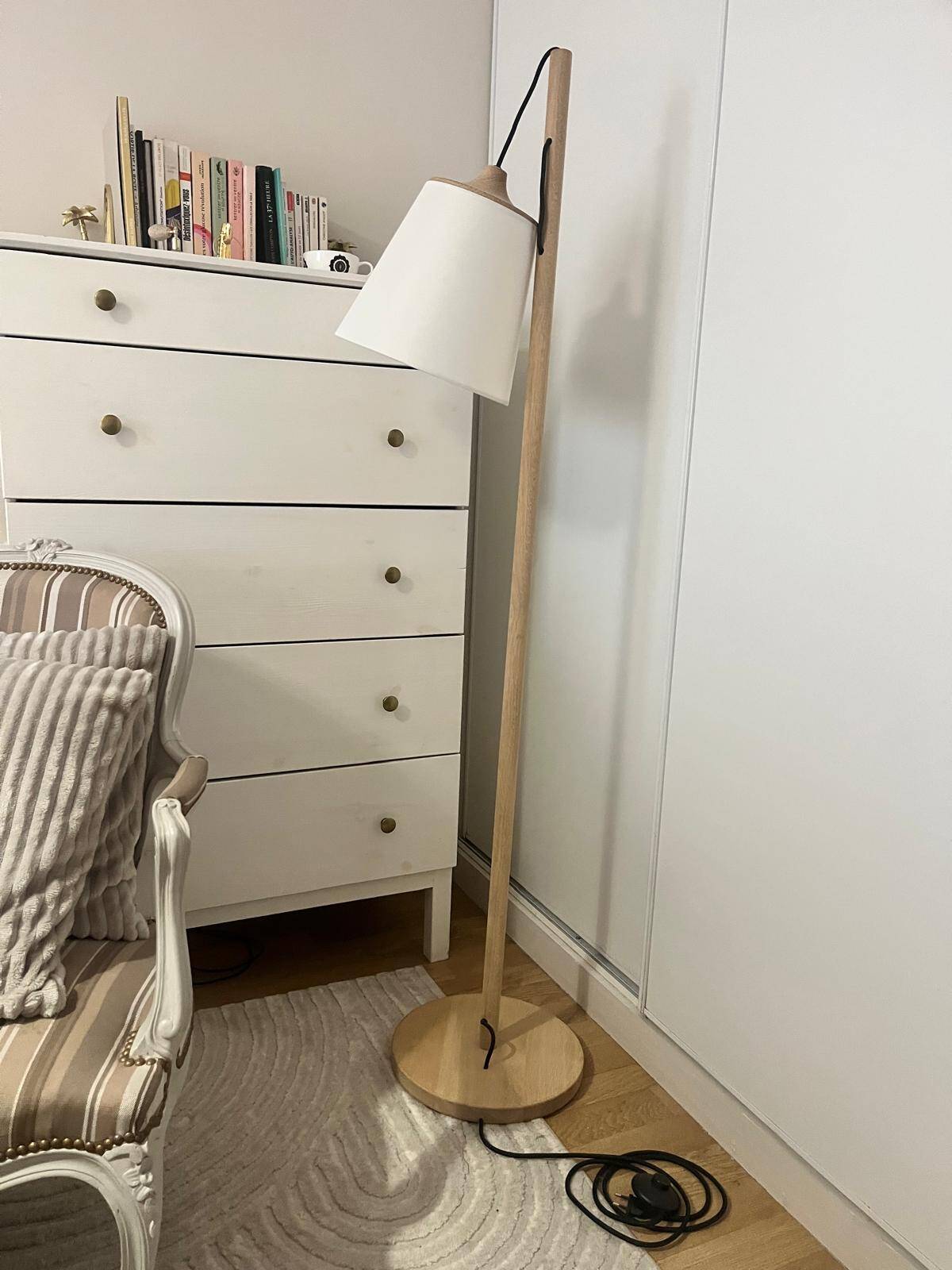 Floor lamp