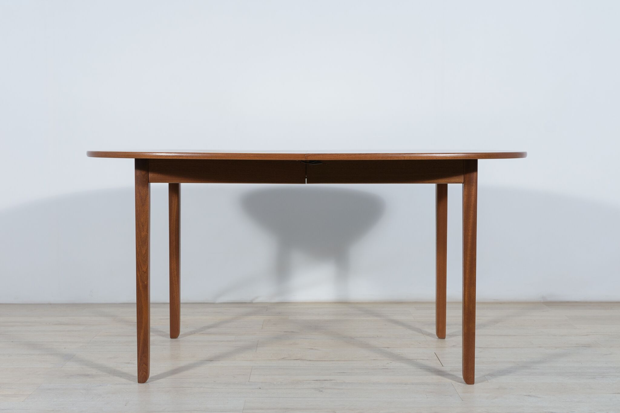 Table à manger danoise par Ole Wanscher pour Poul Jeppesens Møbelfabrik, années 1960