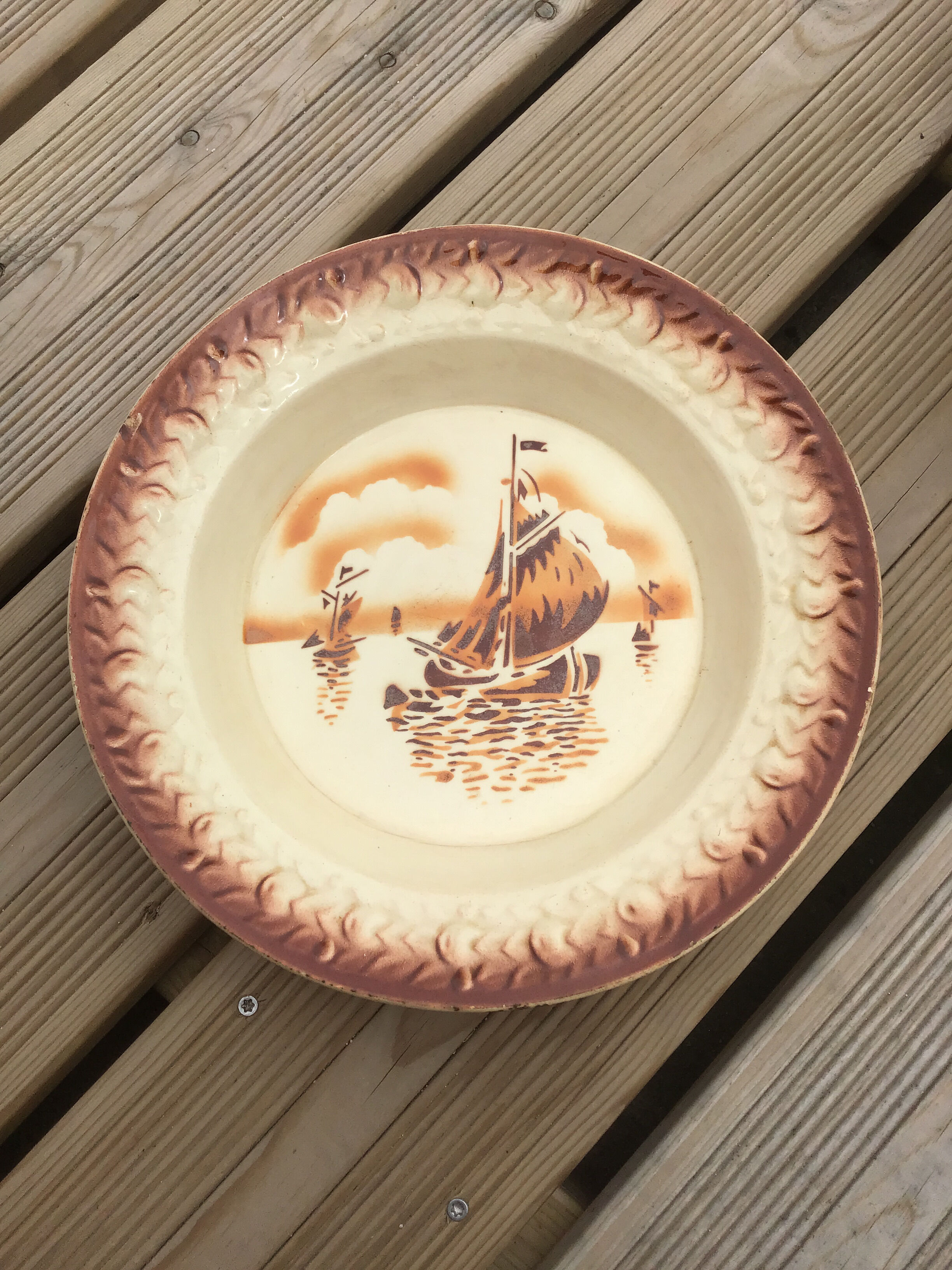 Flat decoration porcelain boat Moulin des loups